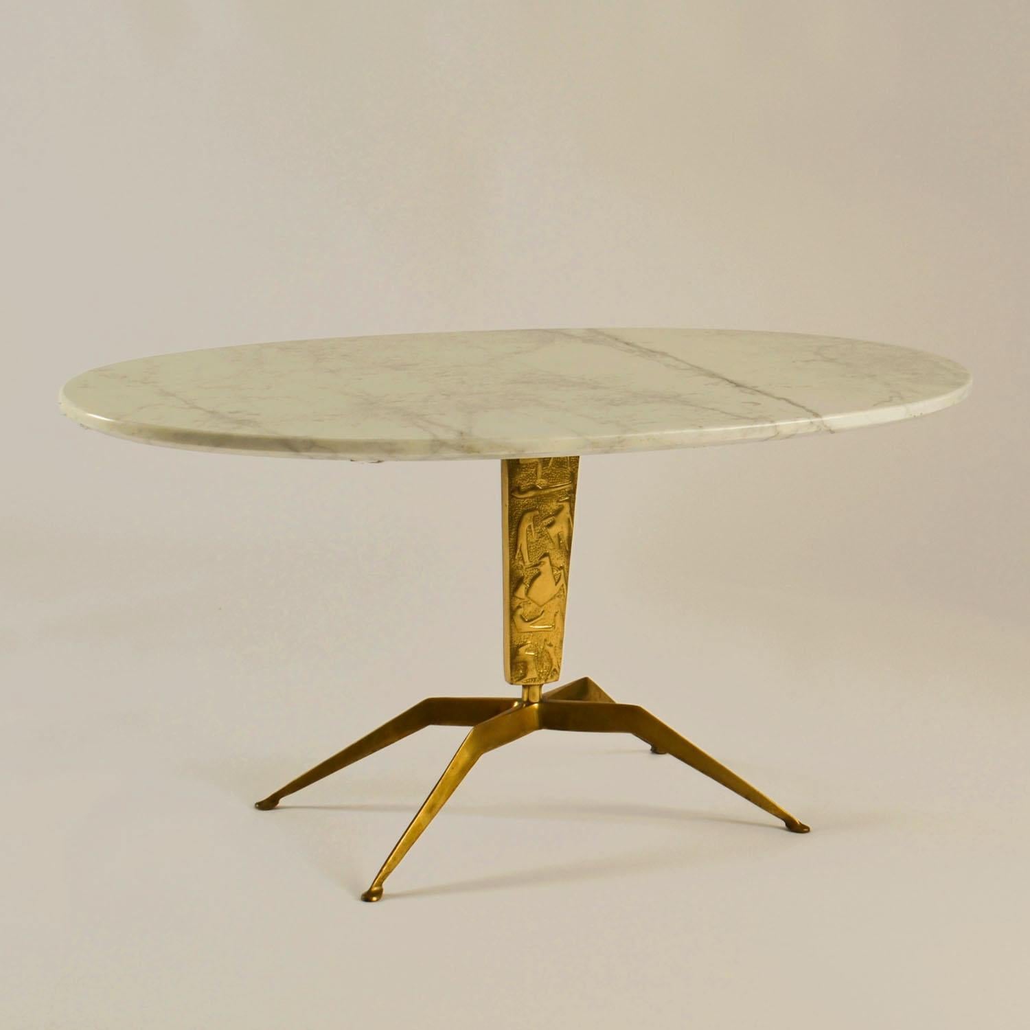 Paire de tables basses 'Dubè' par Duilio Barnabé Italie, relief en marbre et bronze en vente 7