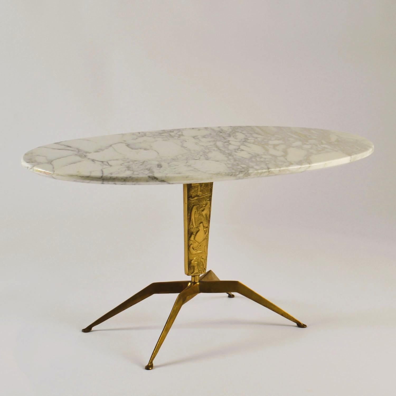 Paire de tables basses 'Dubè' par Duilio Barnabé Italie, relief en marbre et bronze en vente 10