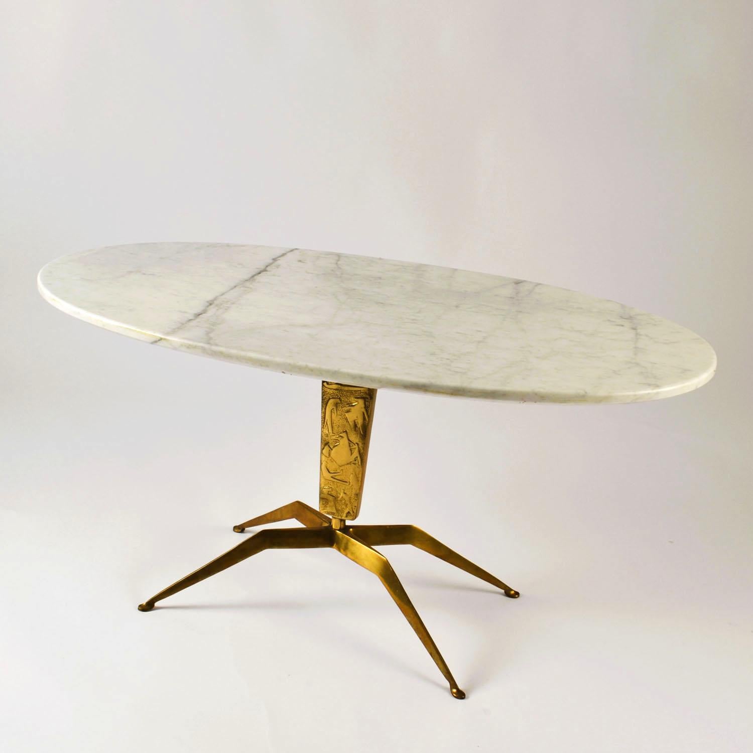 Paire de tables basses 'Dubè' par Duilio Barnabé Italie, relief en marbre et bronze en vente 11