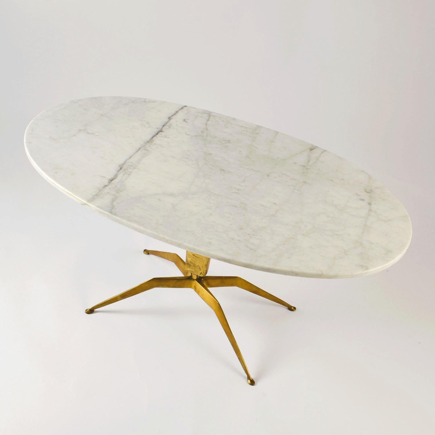 Paire de tables basses 'Dubè' par Duilio Barnabé Italie, relief en marbre et bronze en vente 12