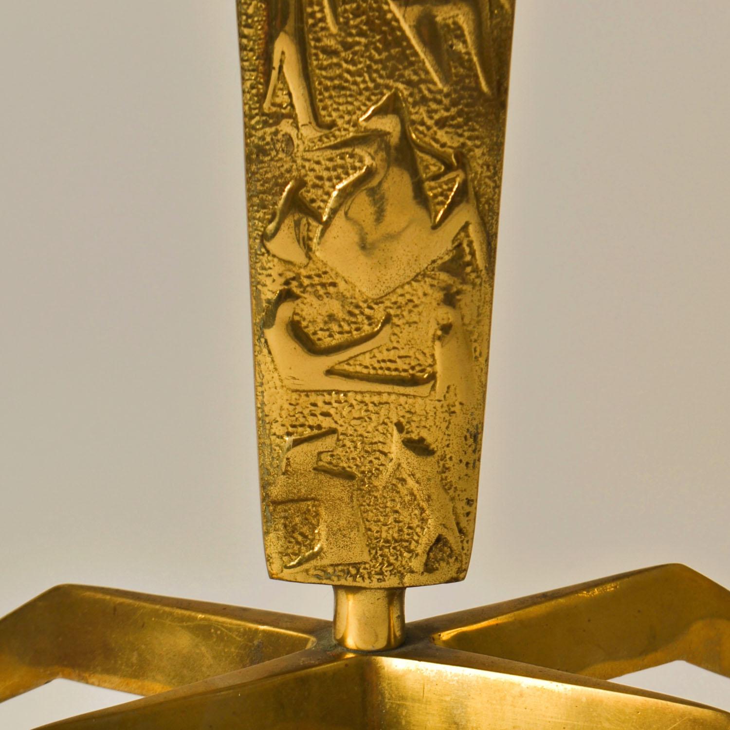 Bronze Paire de tables basses 'Dubè' par Duilio Barnabé Italie, relief en marbre et bronze en vente