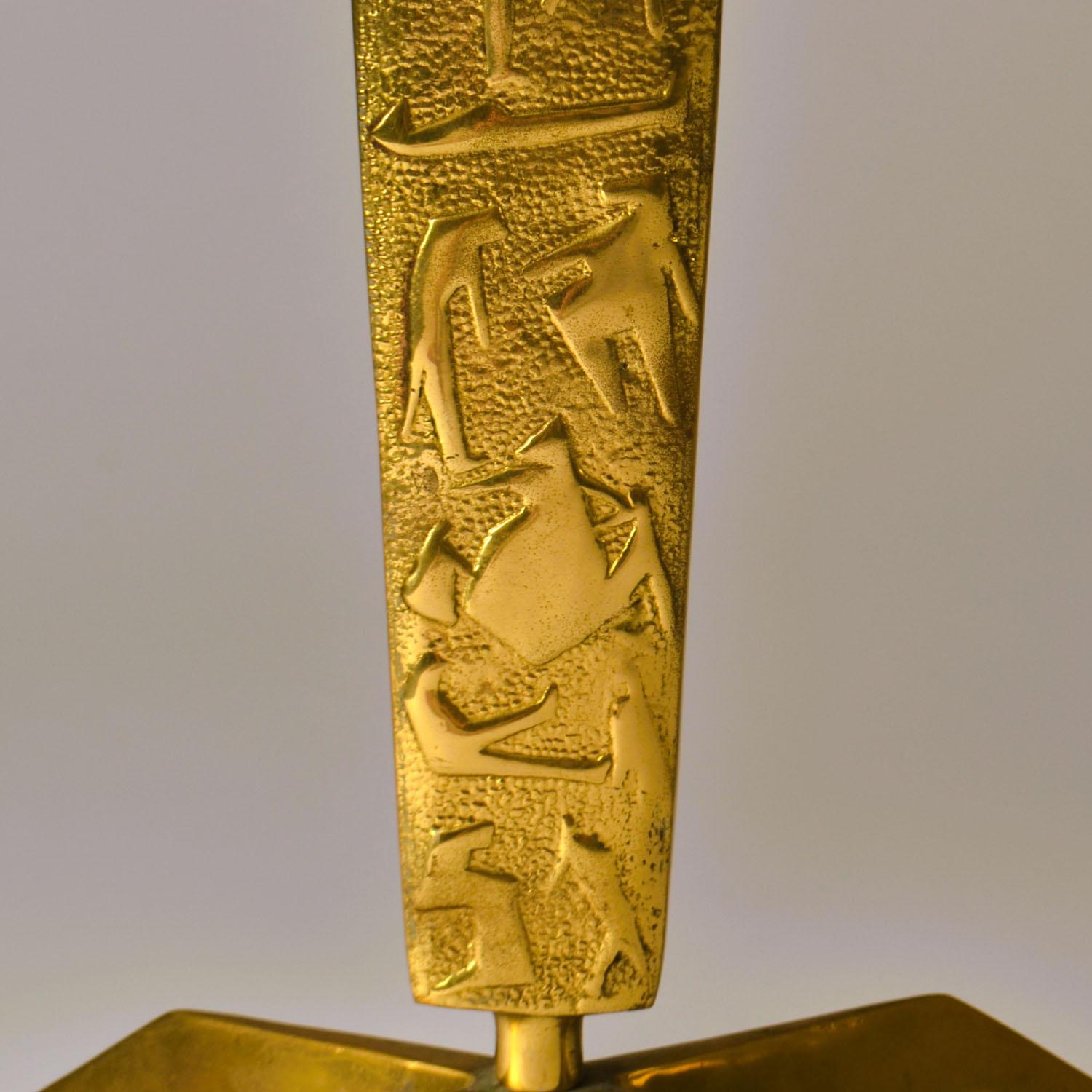 Paire de tables basses 'Dubè' par Duilio Barnabé Italie, relief en marbre et bronze en vente 1