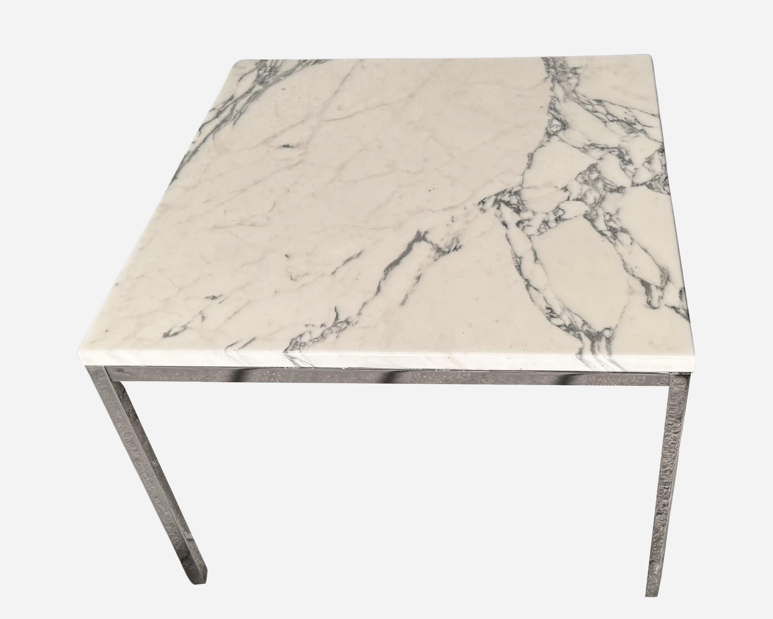 Américain Paire de tables basses - bouts de canapé, par Florence Knoll, Knoll Intl, circa 1960 en vente