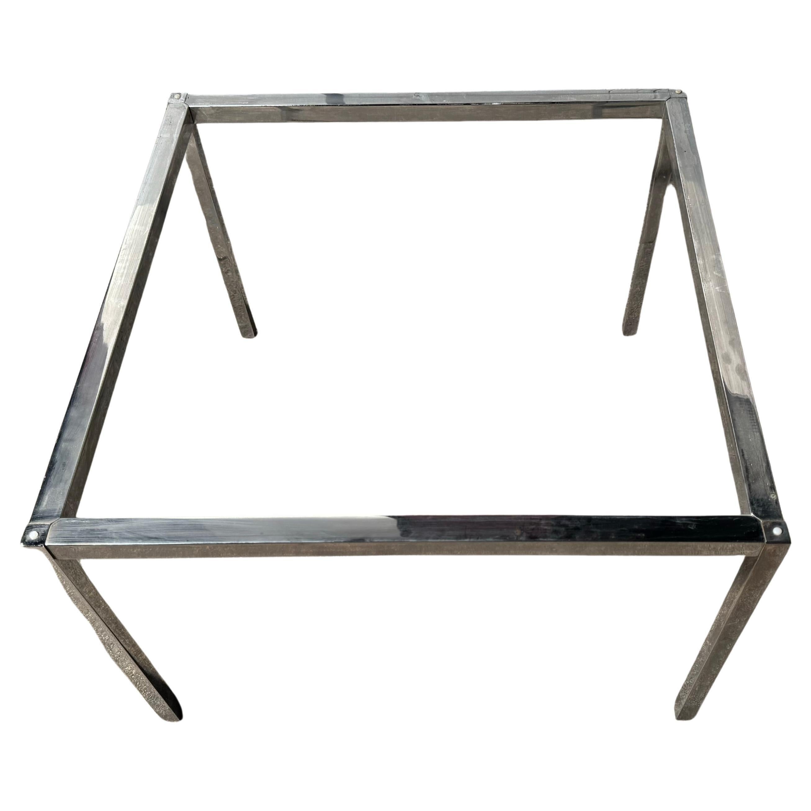 Métal Paire de tables basses - bouts de canapé, par Florence Knoll, Knoll Intl, circa 1960 en vente