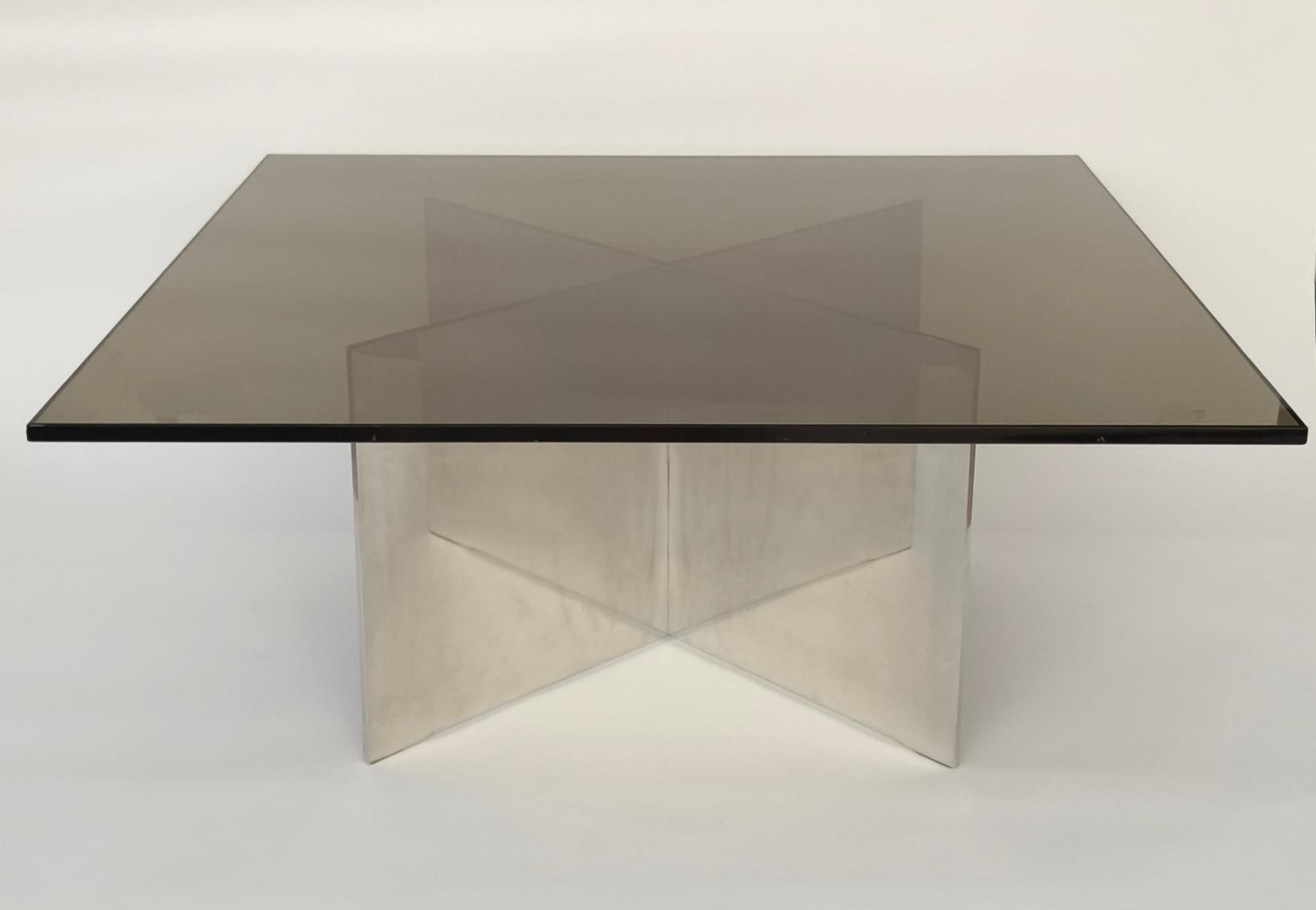 Paar Couchtische aus Aluminium und Rauchglas Paul Mayen für Habitat, 1970er Jahre im Angebot 5