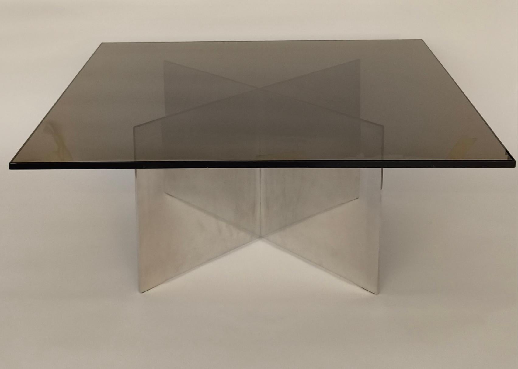 Paar Couchtische aus Aluminium und Rauchglas Paul Mayen für Habitat, 1970er Jahre im Angebot 2