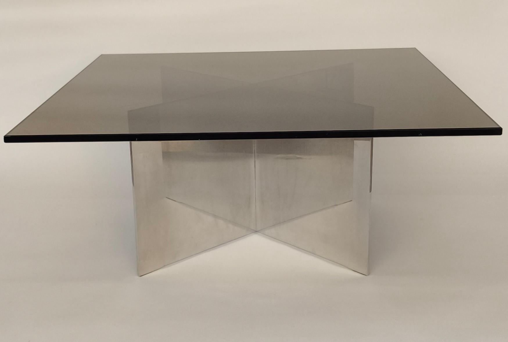 Paar Couchtische aus Aluminium und Rauchglas Paul Mayen für Habitat, 1970er Jahre im Angebot 4