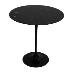 Paire de tables basses modèle « Tulip » d'Eero Saarinen éditées par Knoll