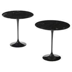 Pair of Coffee Tables Model "Tulip" by Eero Saarinen Edited by Knoll