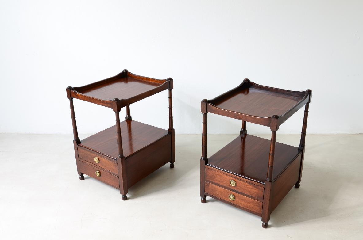 
COD-Z407
Pair of coffee tables/nightstands with tray top and turned columns with two drawers at the base.

English manufacture, ca. 1900.