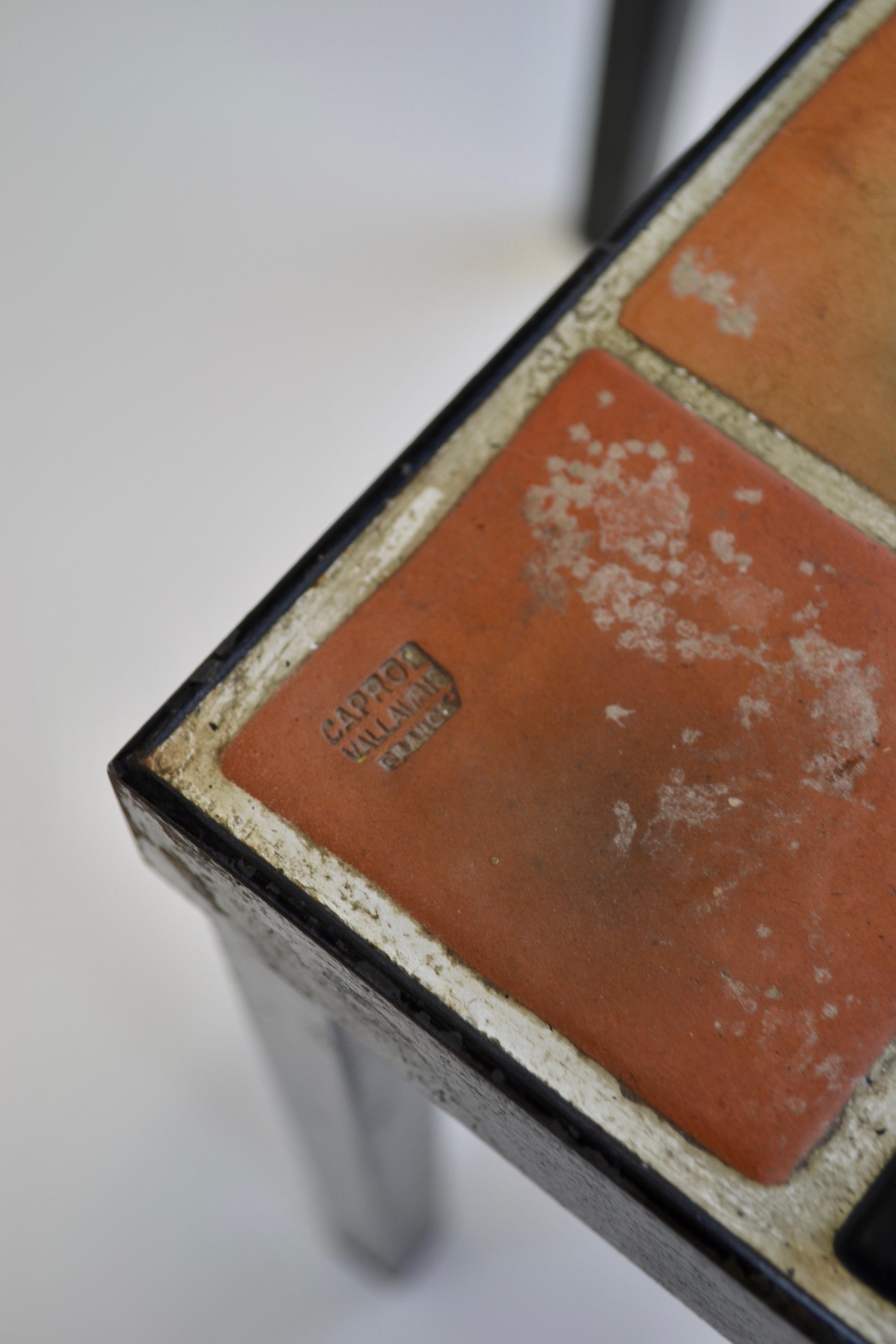Pareja de mesas de centro / mesas auxiliares de Roger Capron, Francia, años 60 Cerámico en venta