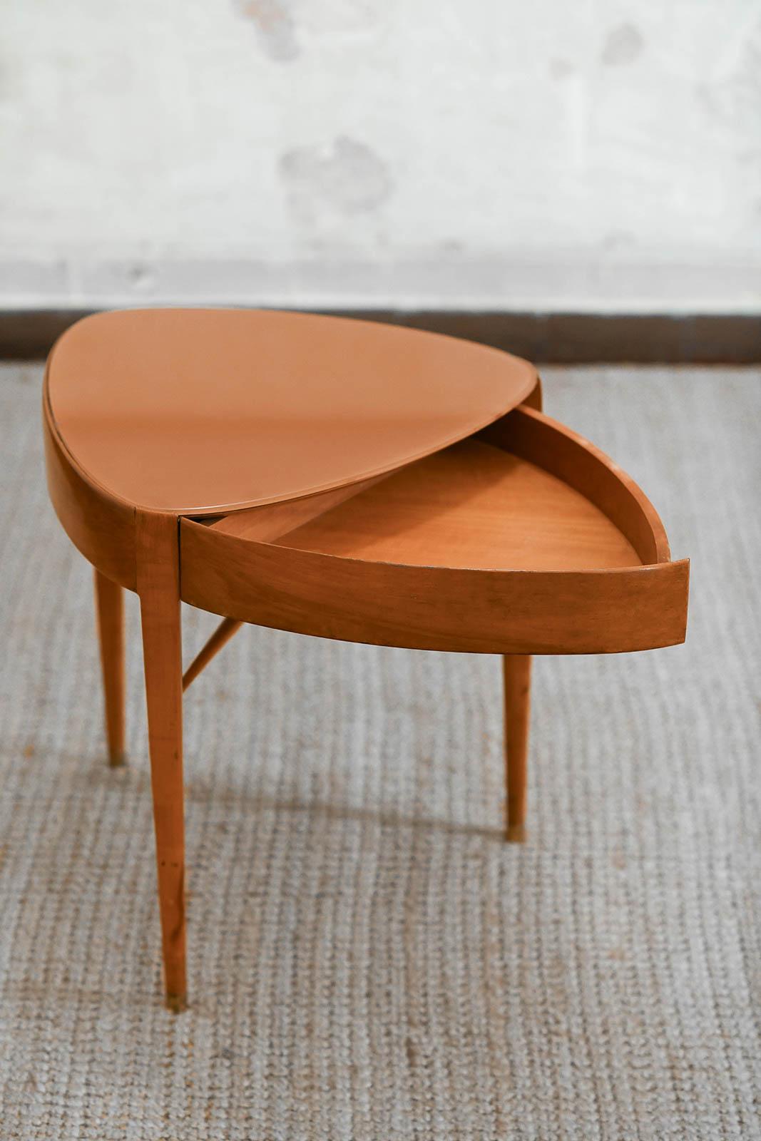 Pair of Coffee Tables with Retractable Drawers, 1960 'Set of 2' In Good Condition For Sale In Roma, RM
