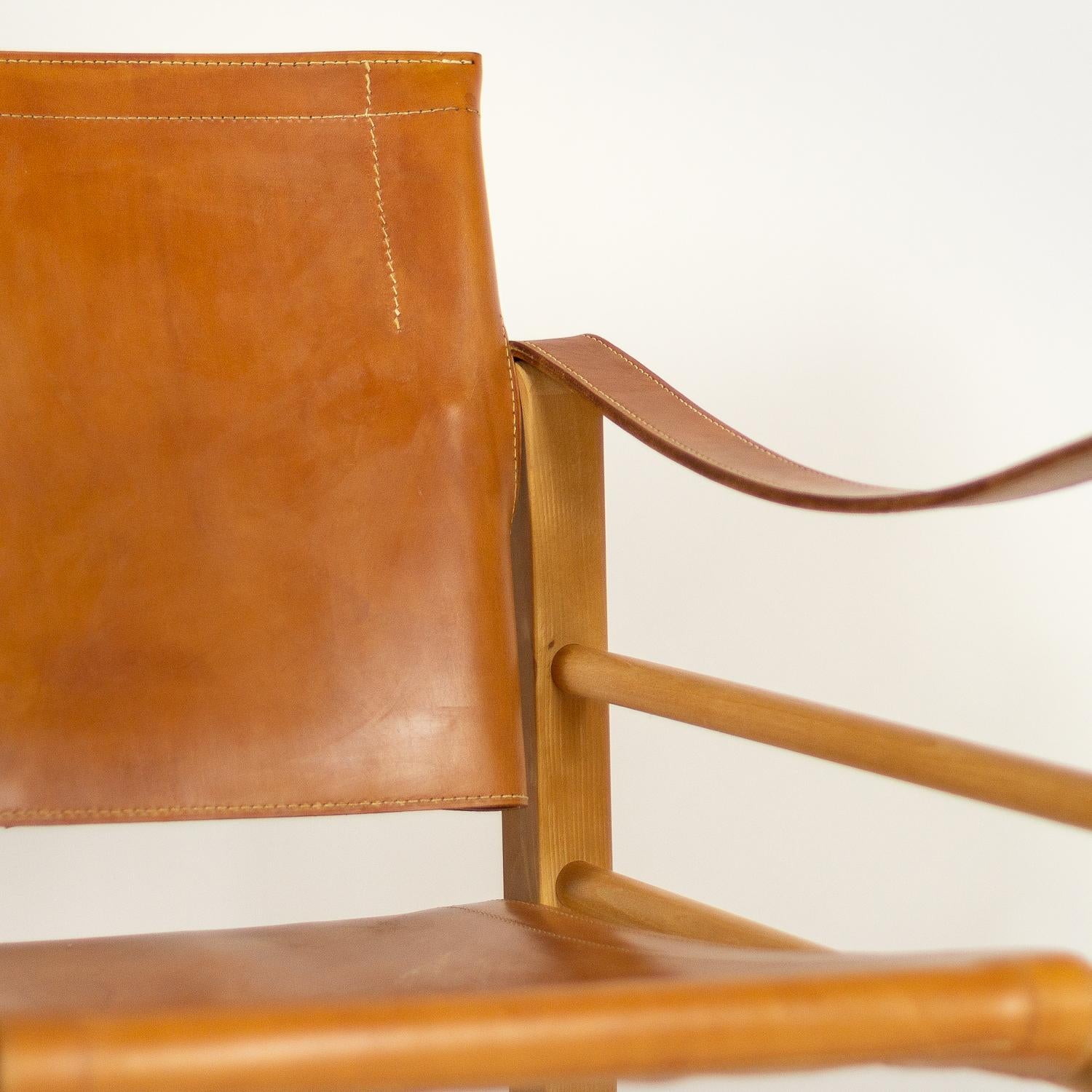 Pair of Cognac Leather and Beech Aage Bruun Safari Chairs, Denmark, 1960s 1