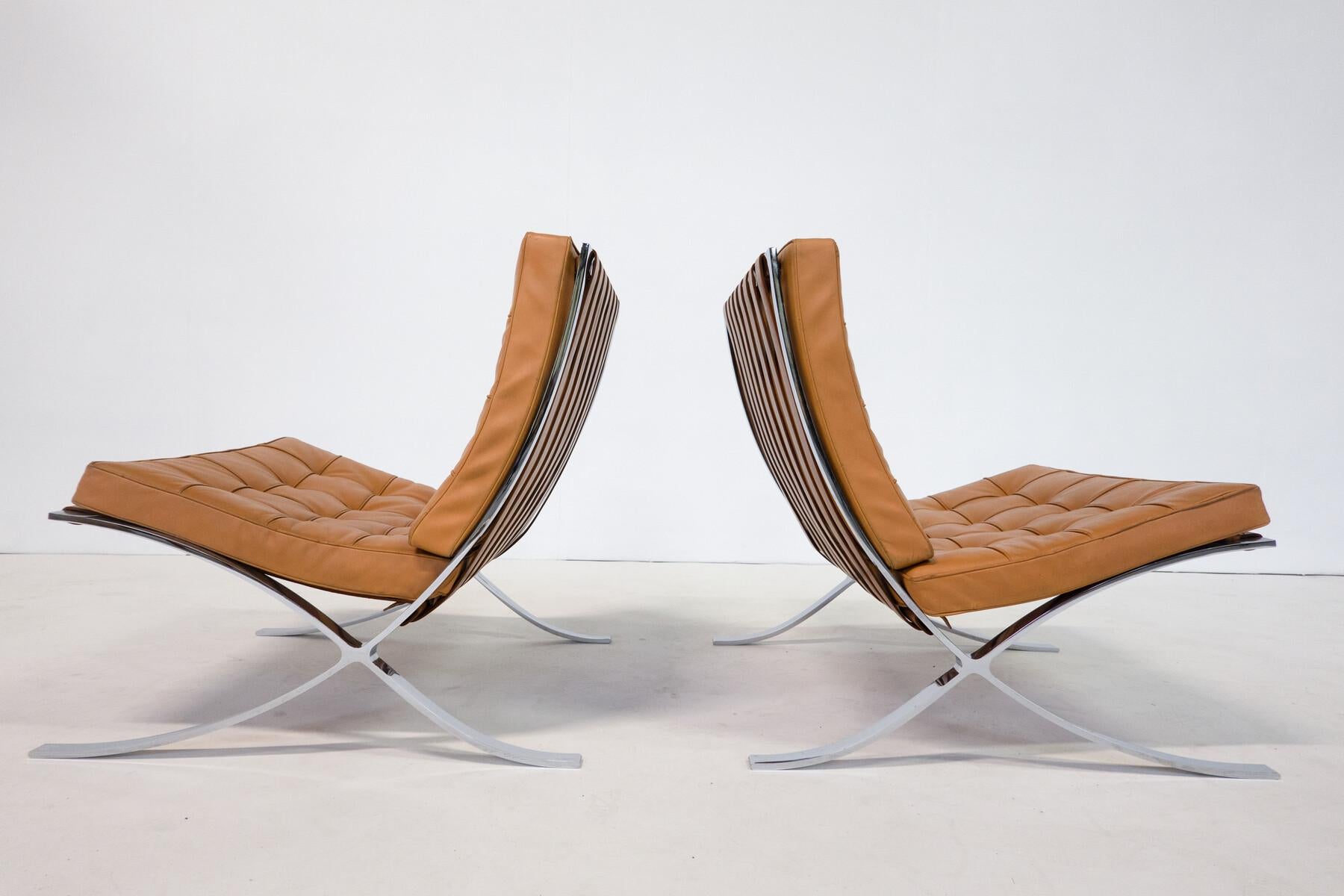 Pair of Cognac Leather Barcelona Chairs by Mies Van Der Rohe for Knoll, 1960s For Sale 7