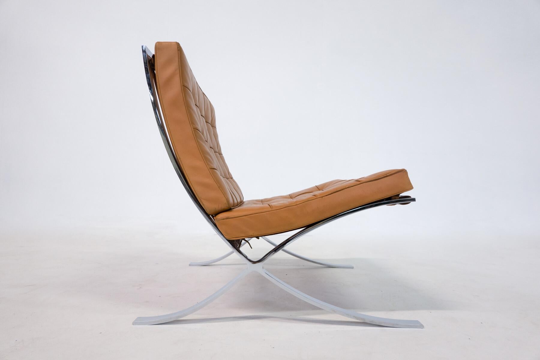 Pair of Cognac Leather Barcelona Chairs by Mies Van Der Rohe for Knoll, 1960s For Sale 1