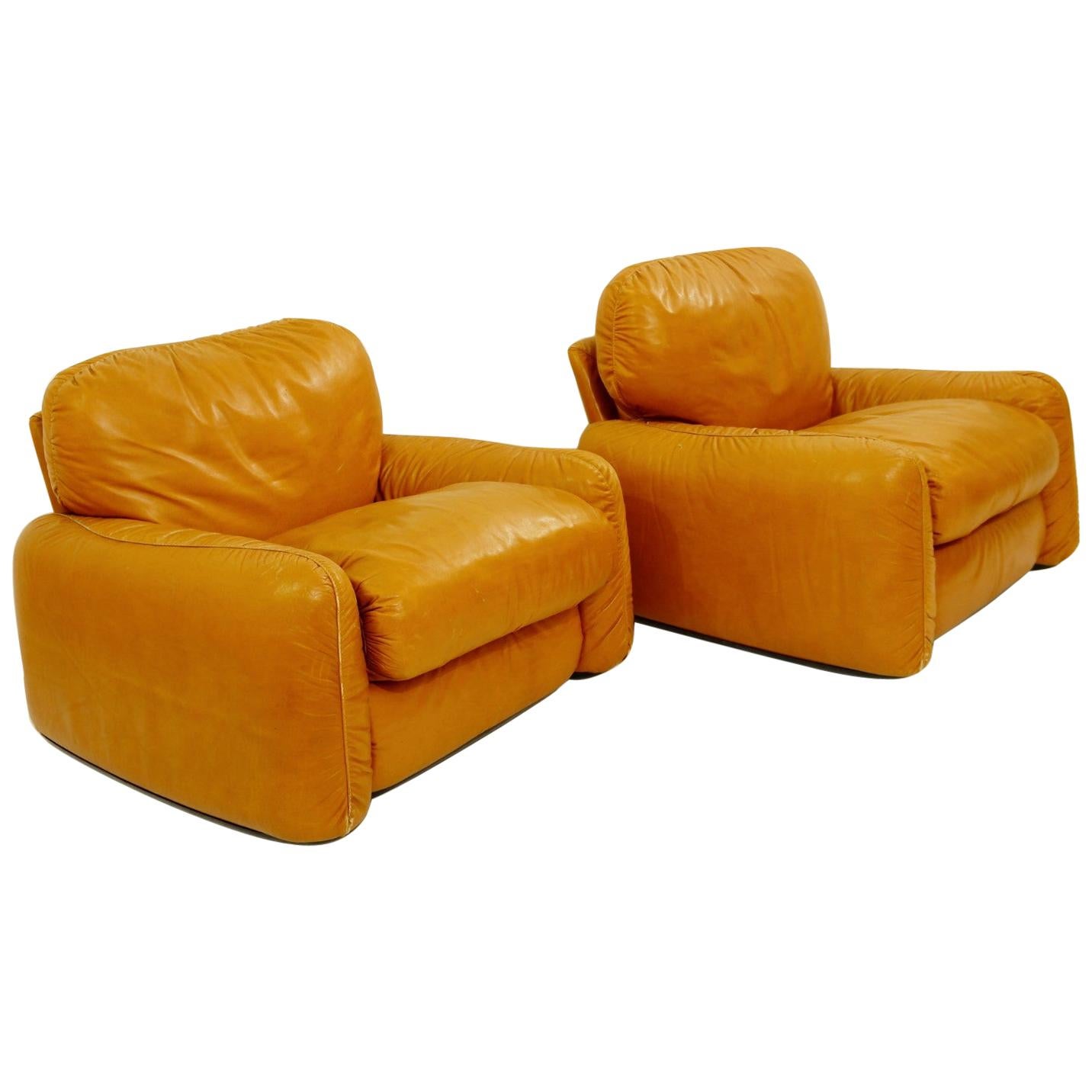 Pair of Cognac Leather Lounge Chairs by Arrigo Arrigoni for Busnelli, 1970s