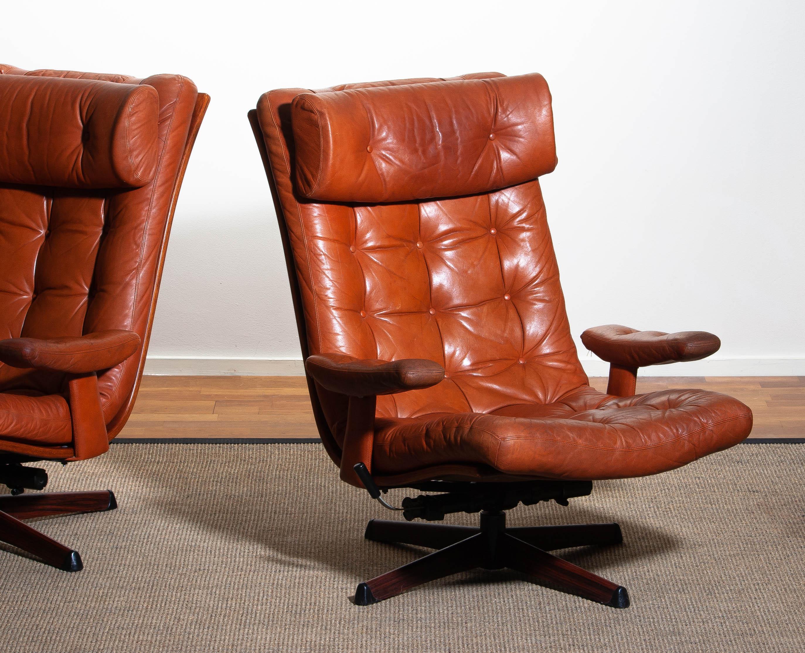 Metal Pair of Cognac Leather Swivel / Relax Lounge Easy Chairs by Göte Design Nässjö