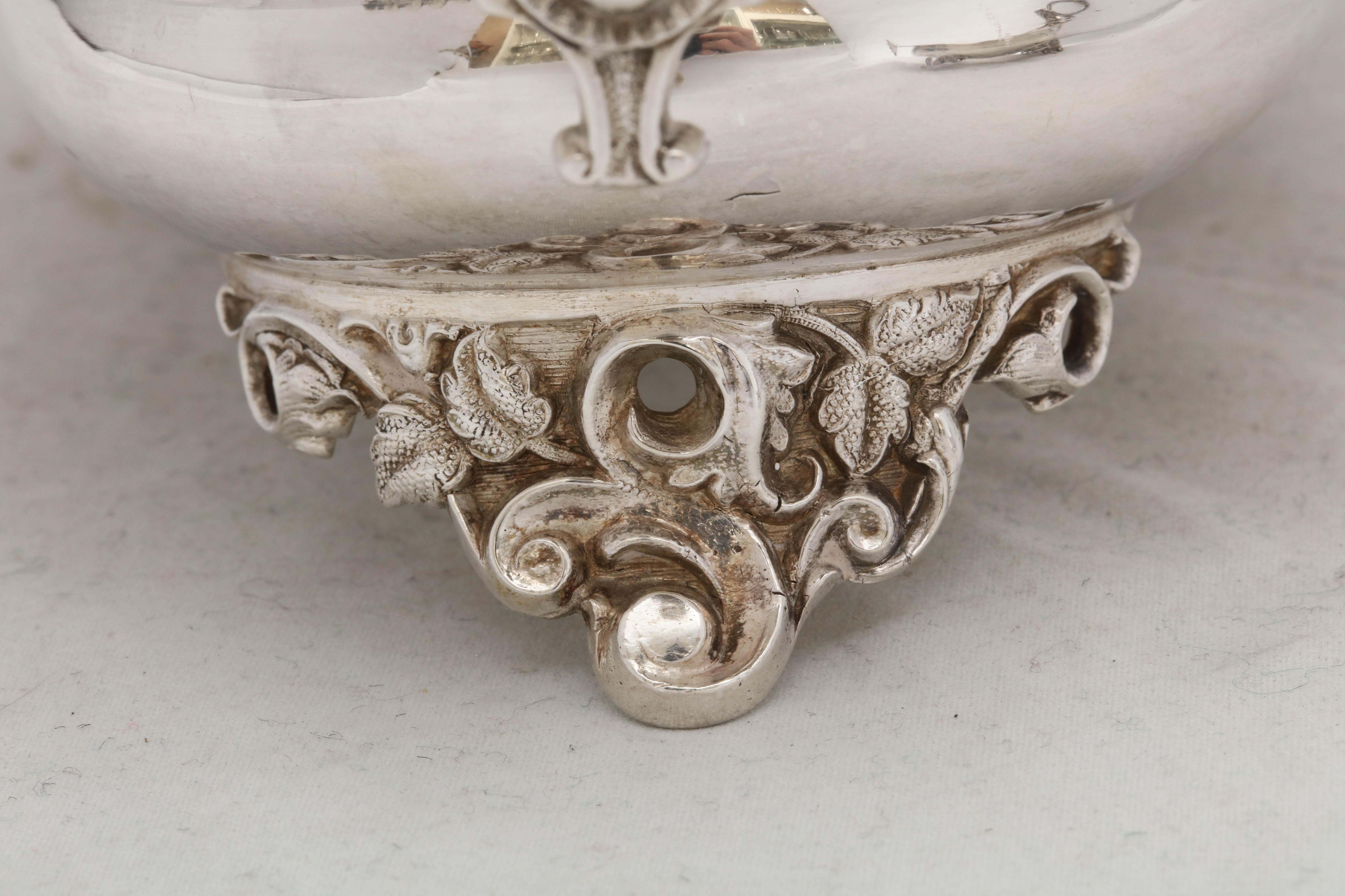 Pair of Coin Silver Neoclassical Footed Sauce, Gravy Boats 3