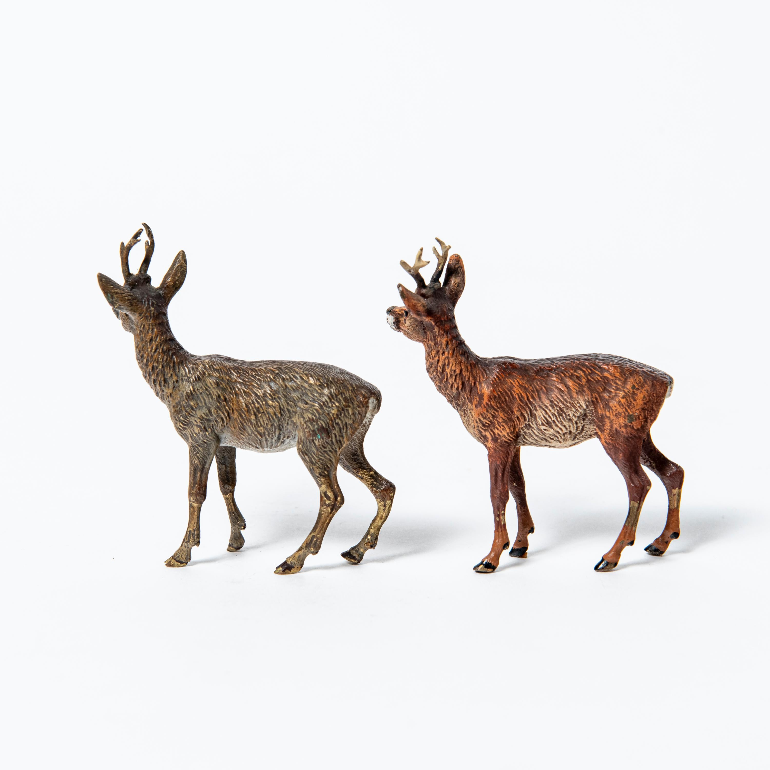 Austrian Pair of Cold-painted bronze deers sculpture attributed to Franz Bergmann For Sale