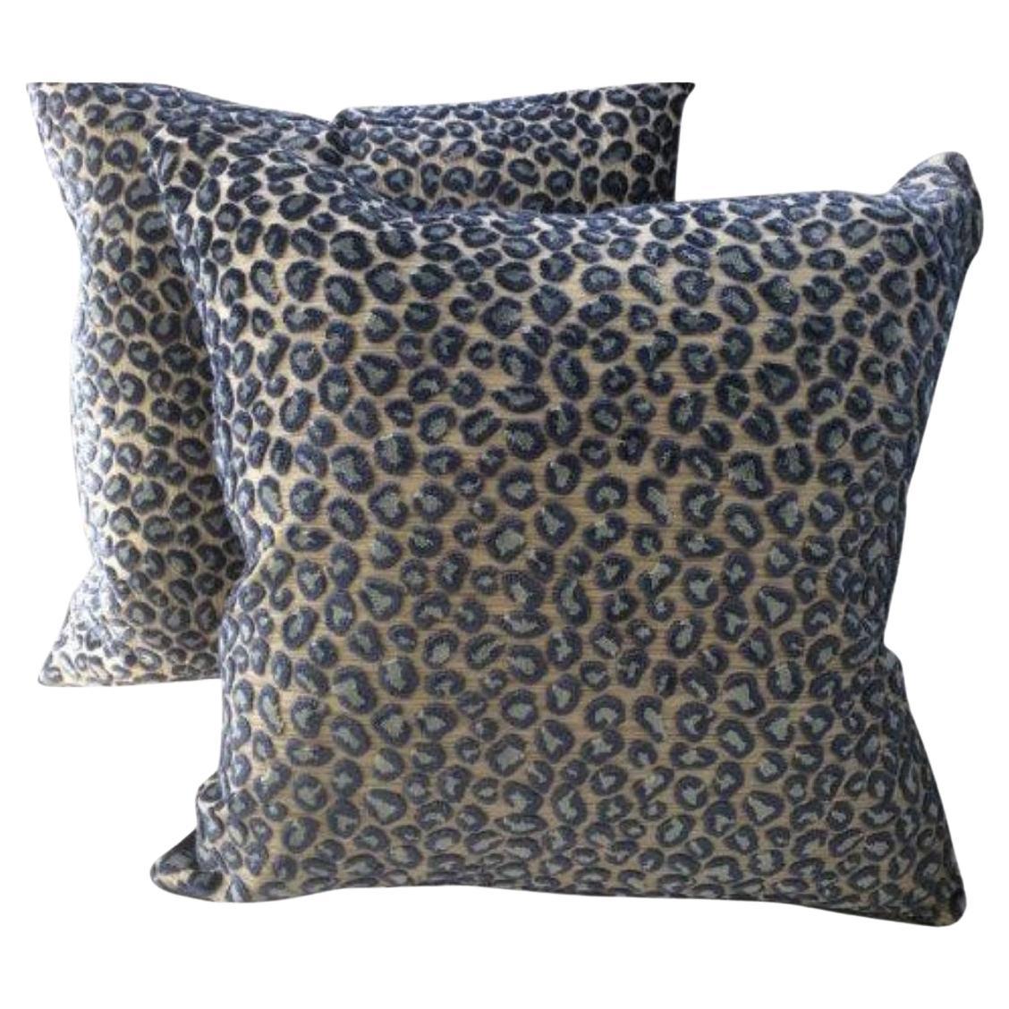 Coppia di cuscini Colefax
Fowler in velluto blu leopardato selvaggio