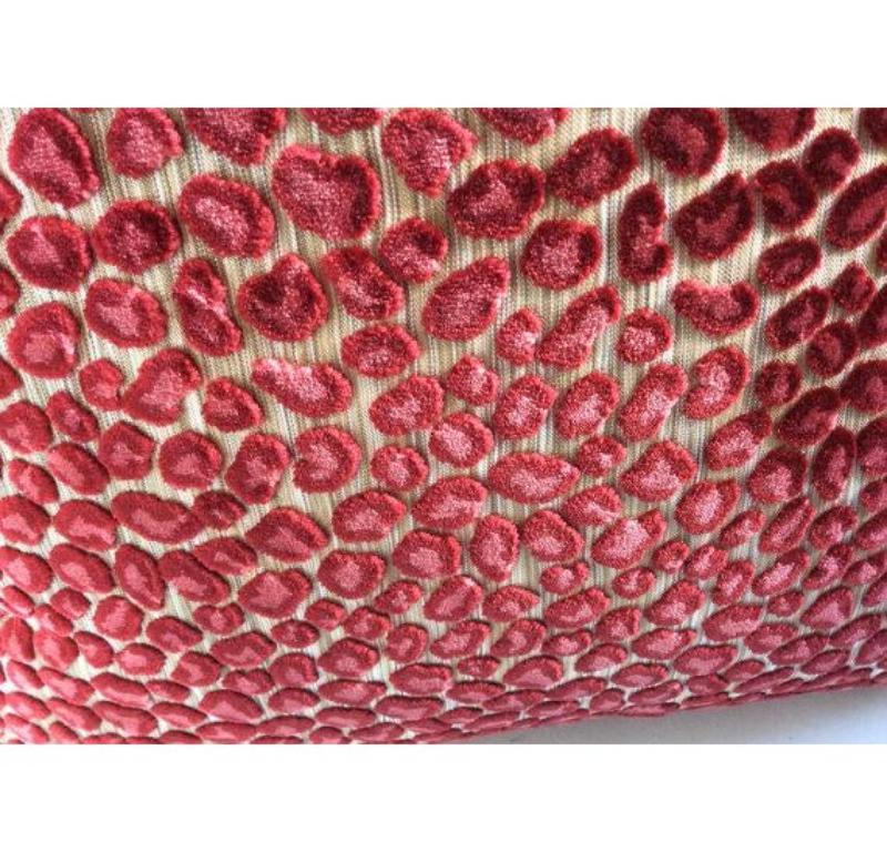 Coppia di cuscini Colefax & Fowler in velluto rosso e rosa 