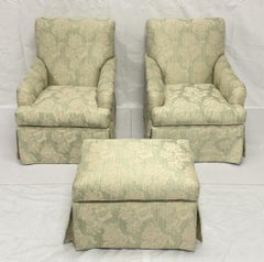 Juego de dos sillones giratorios «Colefax» con otomana, fabricados en EE. UU. por Pearson