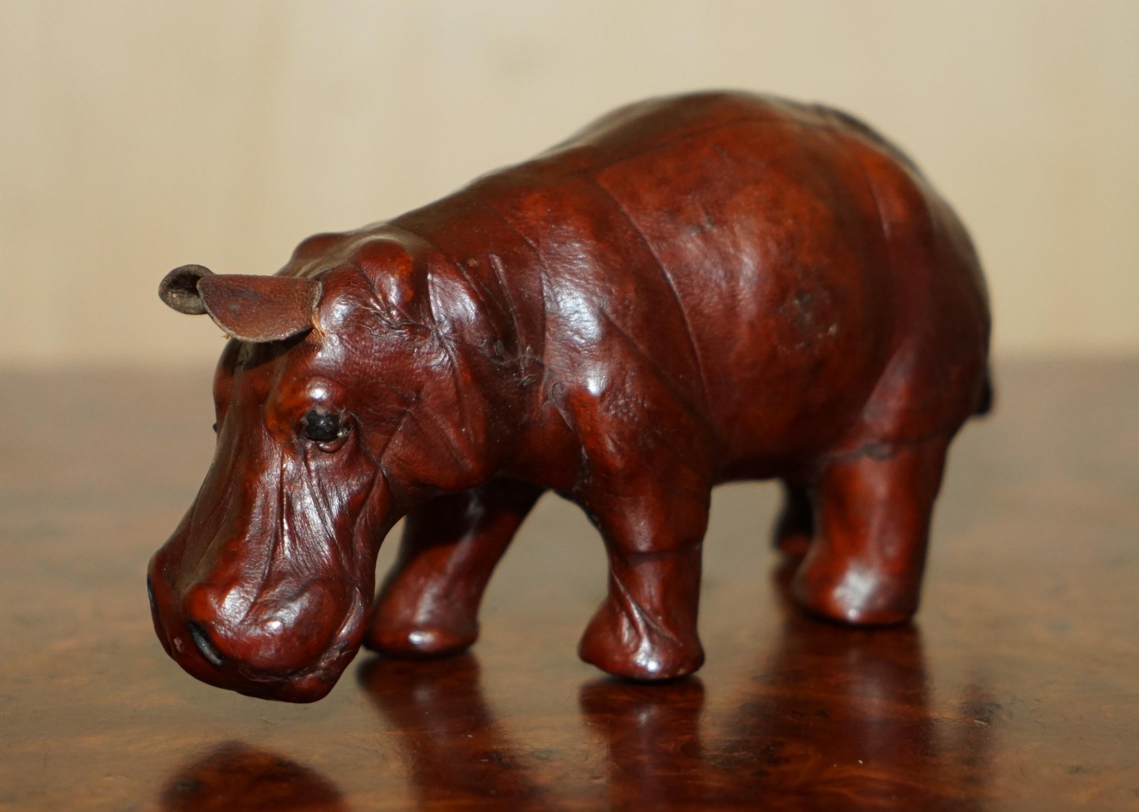 COPPIA DI PIEDI DA COLLEZIONE OMERSA IN PELLE MARRONE HiPPOPOTAMUS HIPPO in vendita 3