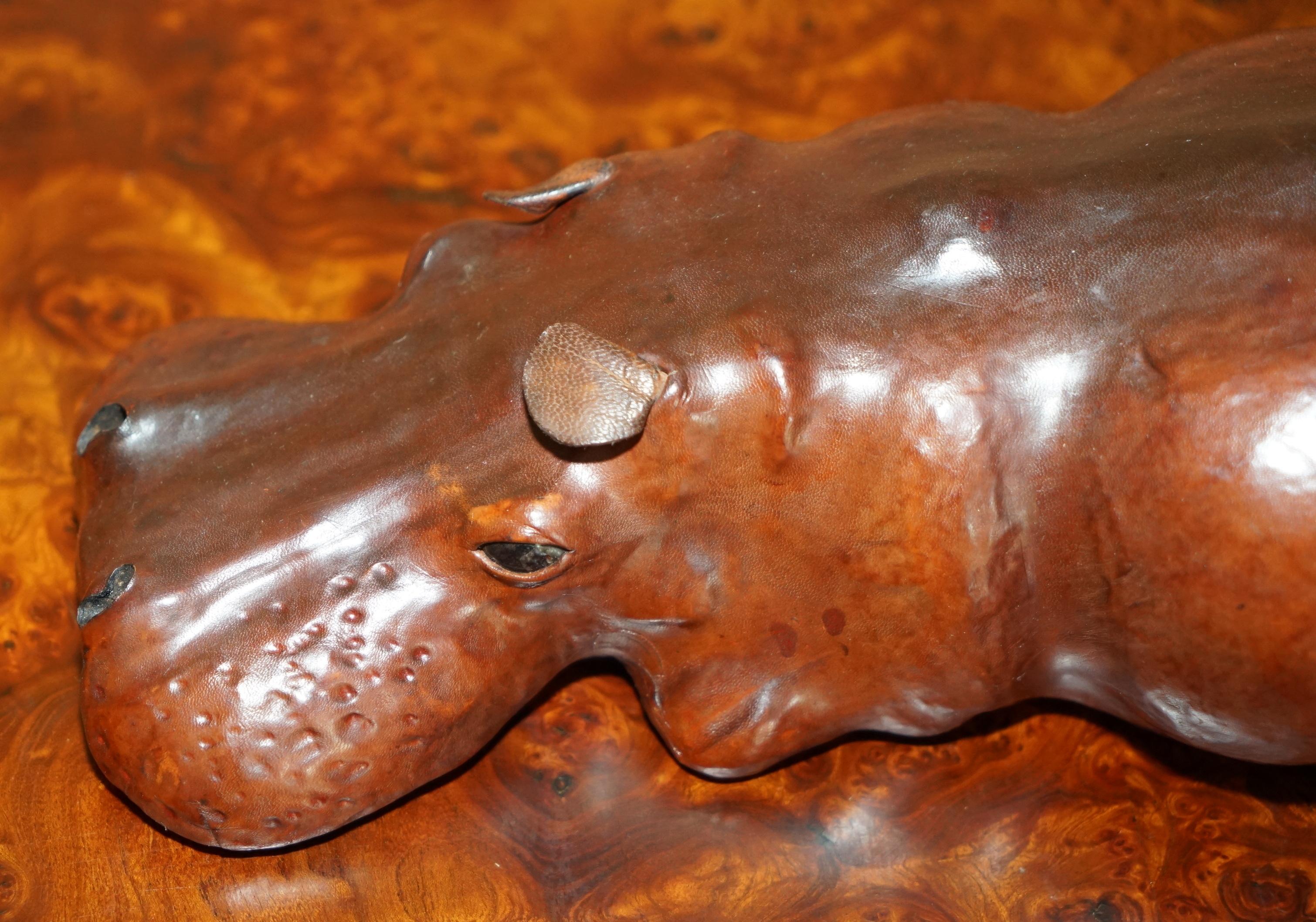 Europeo COPPIA DI PIEDI DA COLLEZIONE OMERSA IN PELLE MARRONE HiPPOPOTAMUS HIPPO in vendita