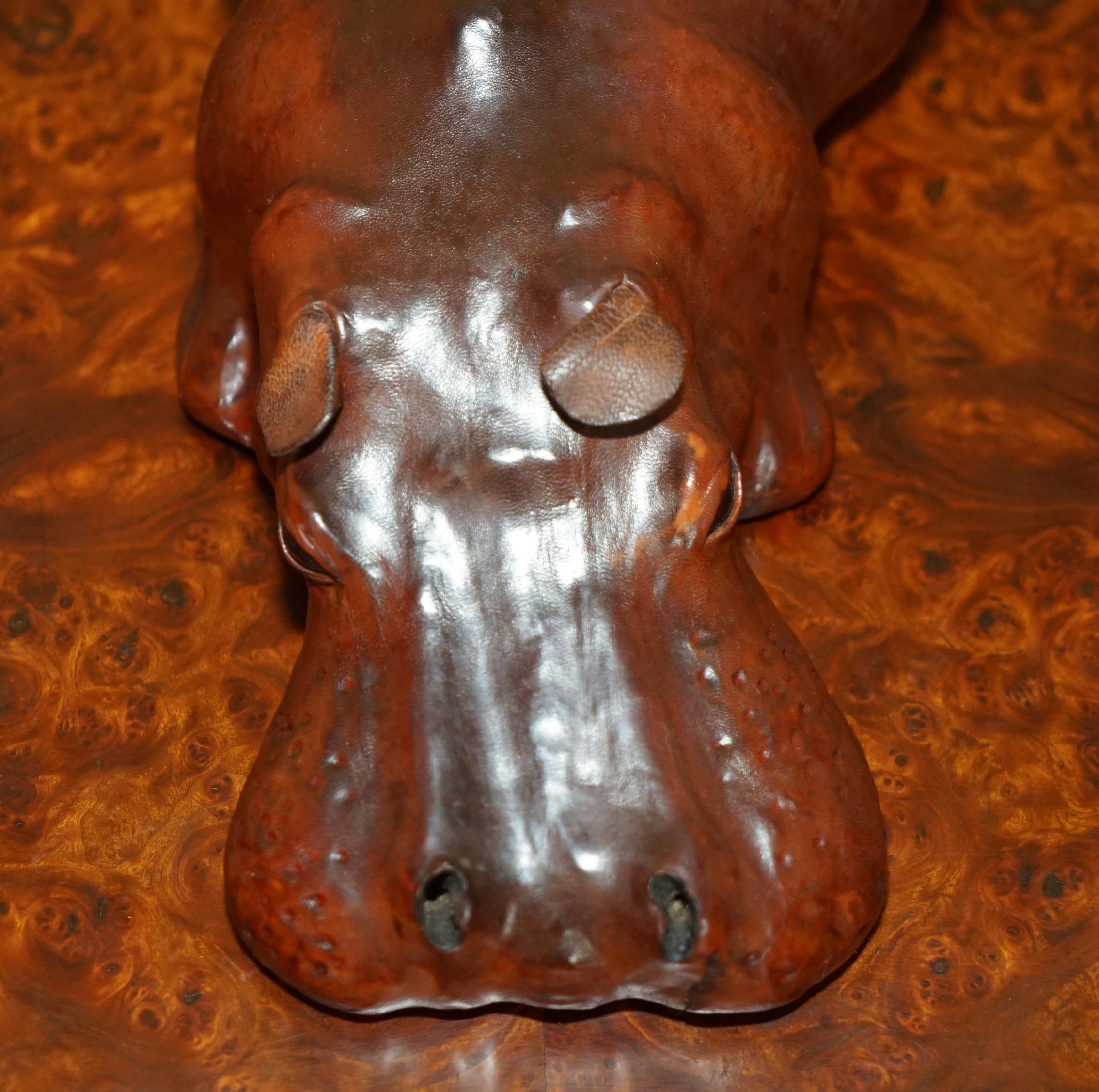 COPPIA DI PIEDI DA COLLEZIONE OMERSA IN PELLE MARRONE HiPPOPOTAMUS HIPPO in vendita 1