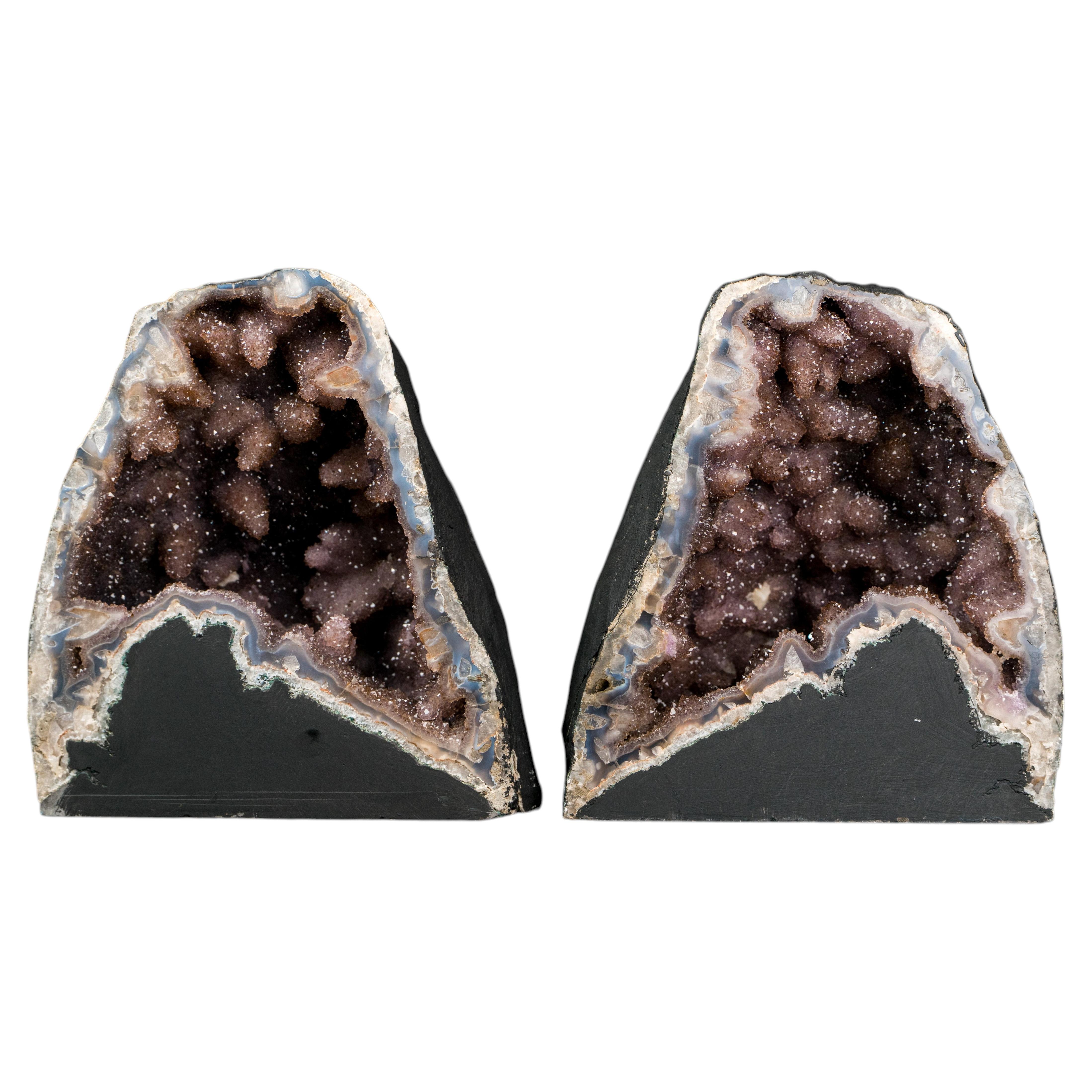 Paar Amethyst-Geoden in Sammlerqualität mit Galaxy-Druzy über Calcit im Angebot