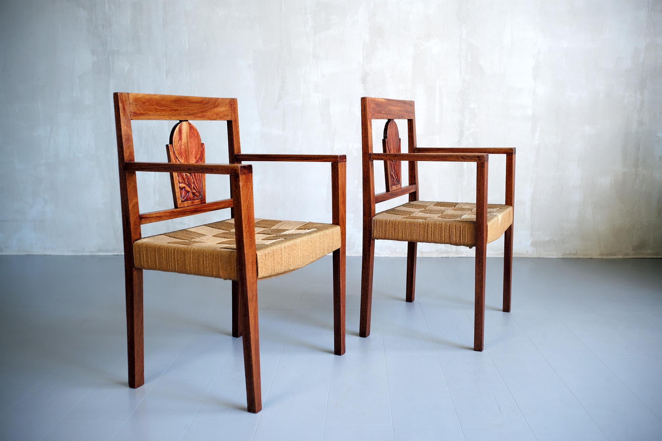 Africain Paire de fauteuils coloniaux, 1950 en vente