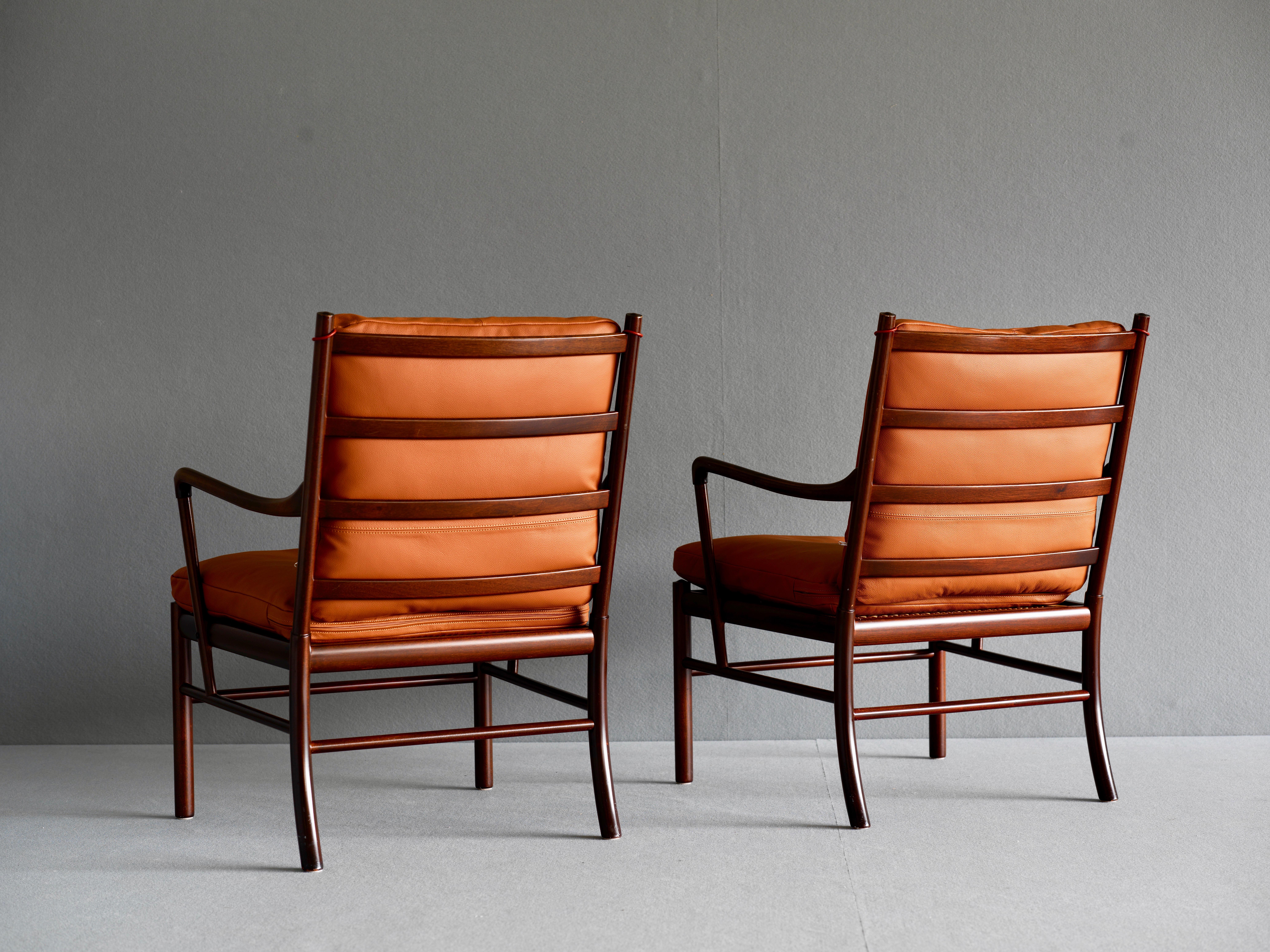 Pair of Colonial Chairs by Ole Wanscher in Mahogany In Good Condition For Sale In Singapore, SG