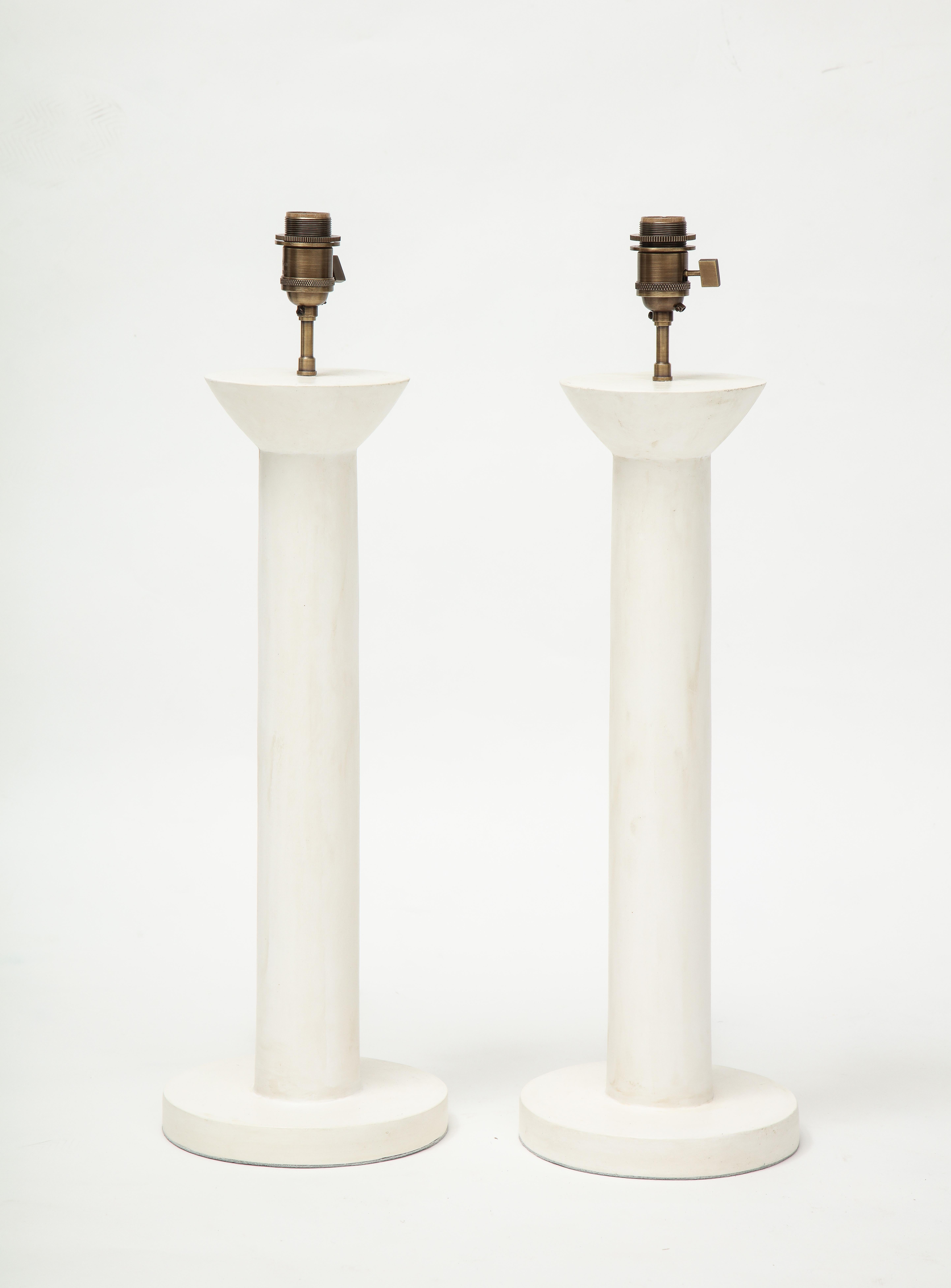 Francese Coppia di lampade in gesso 