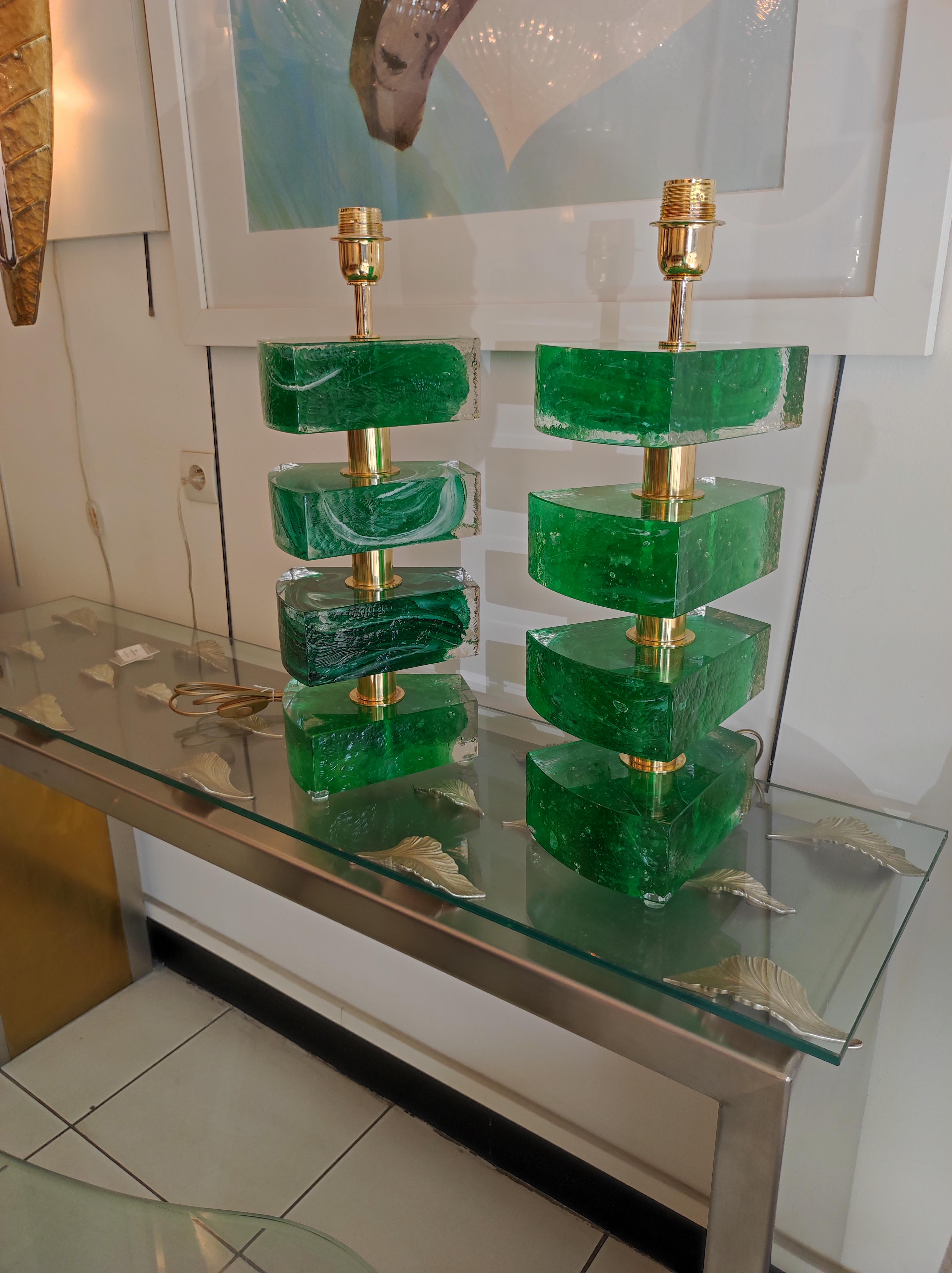 Pair of colored Murano glass (green and transparent) table lamps, in excellent condition.
E27 bulbs compatible US E26