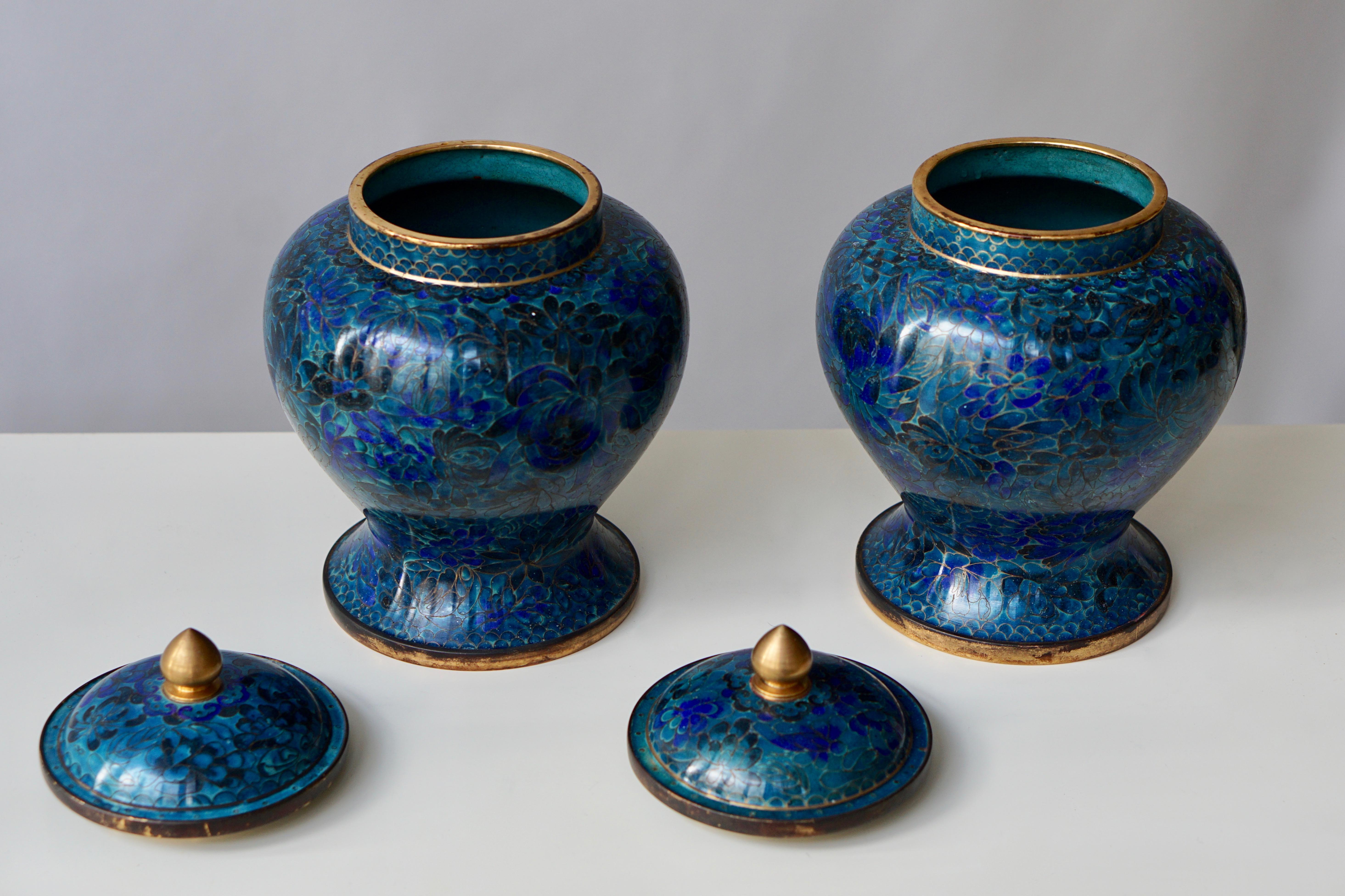 Paar bunte chinesische Jingfa-Cloisonné-Vasen 3