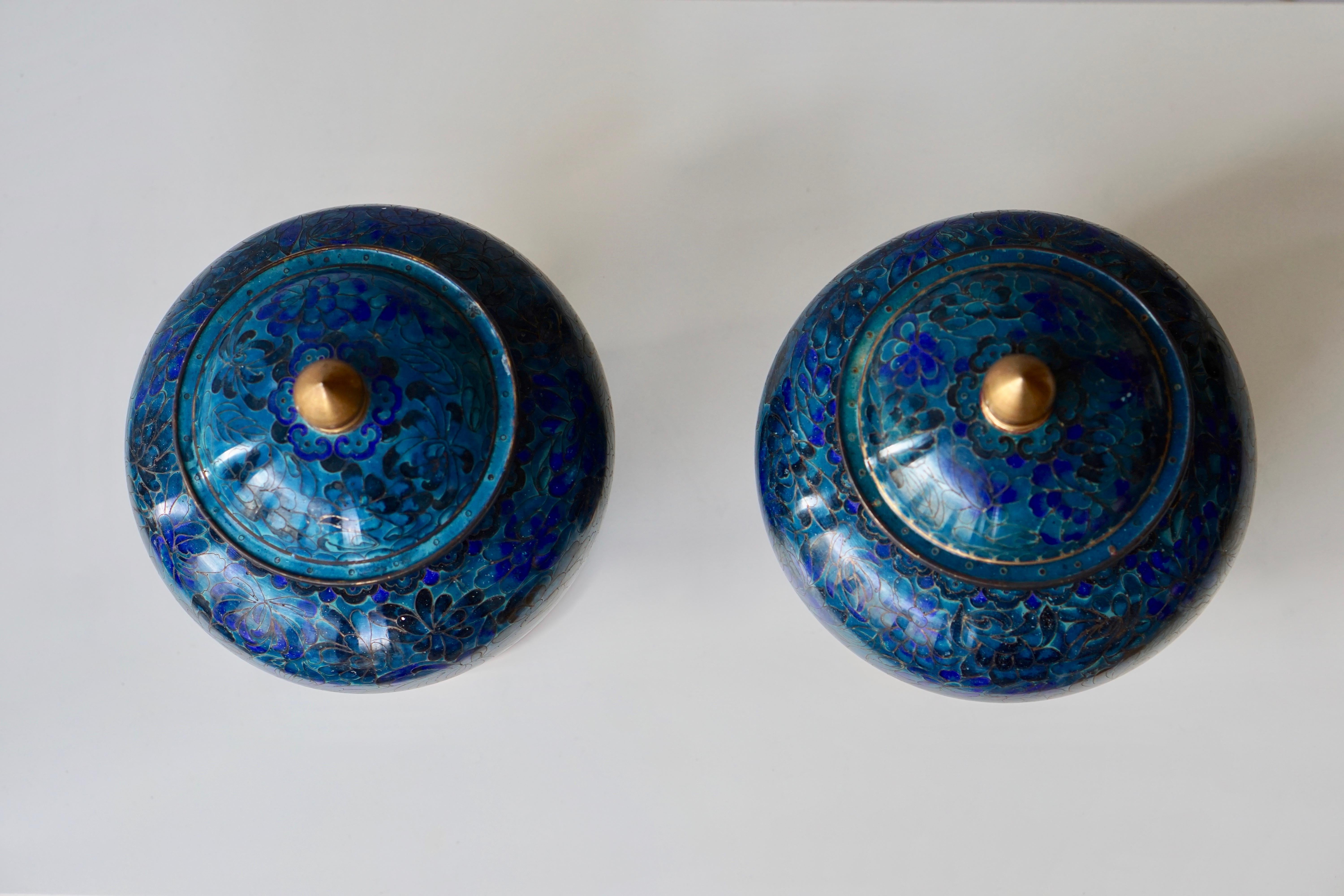 Paar bunte chinesische Jingfa-Cloisonné-Vasen 6