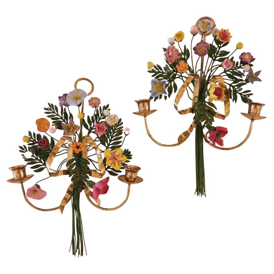 Paire d'appliques à fleurs colorées en vente