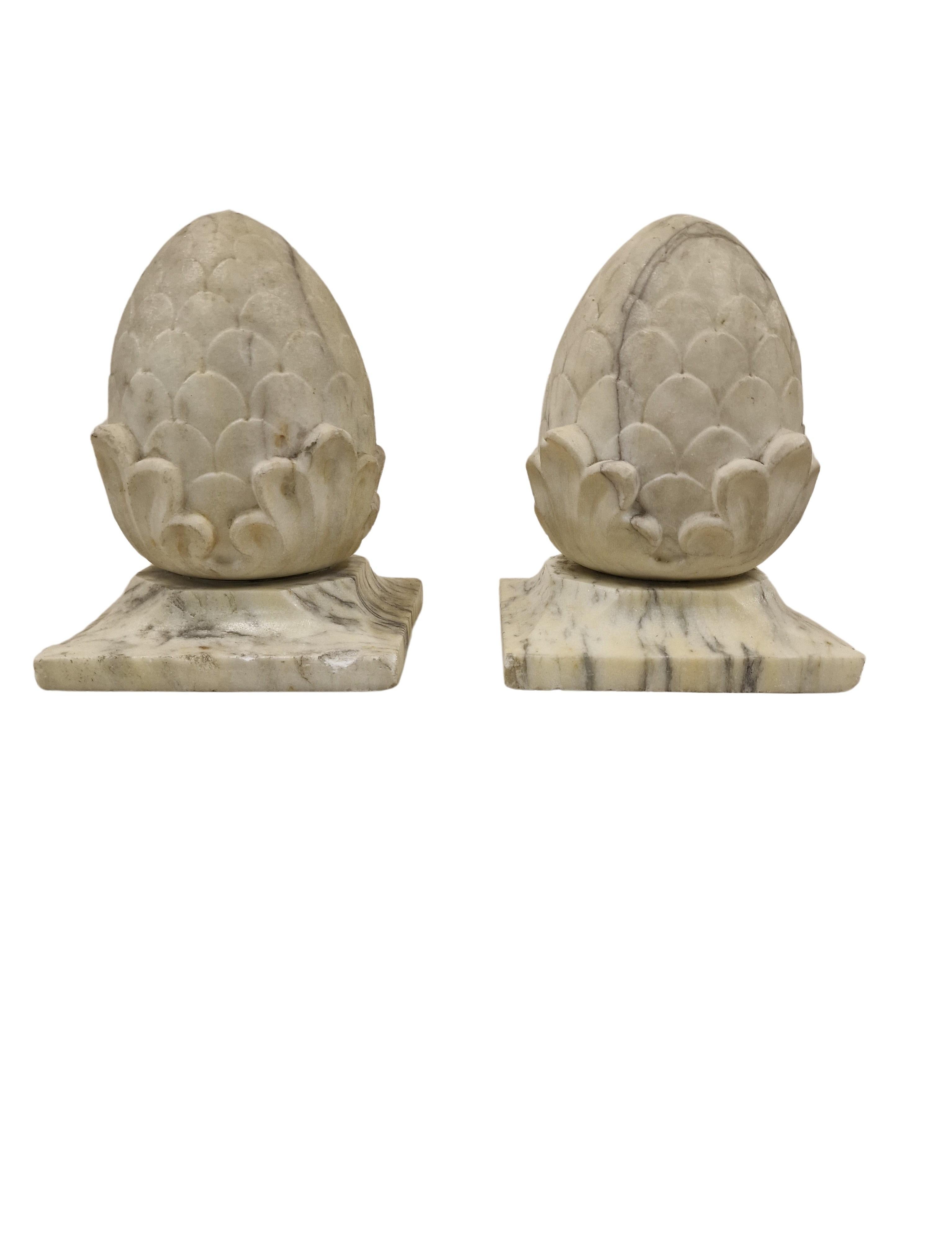 Grand Tour Pair of column crowns in form of pine cones, symbol of luck, marble, 1920, Italy For Sale