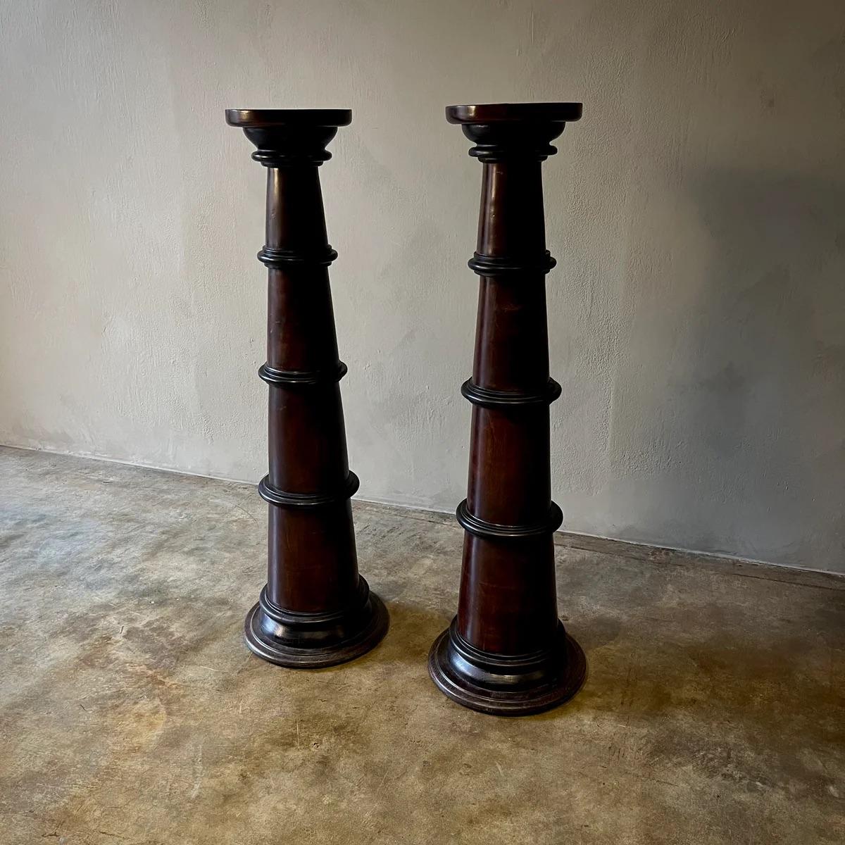 Pair of Columns In Good Condition For Sale In Los Angeles, CA