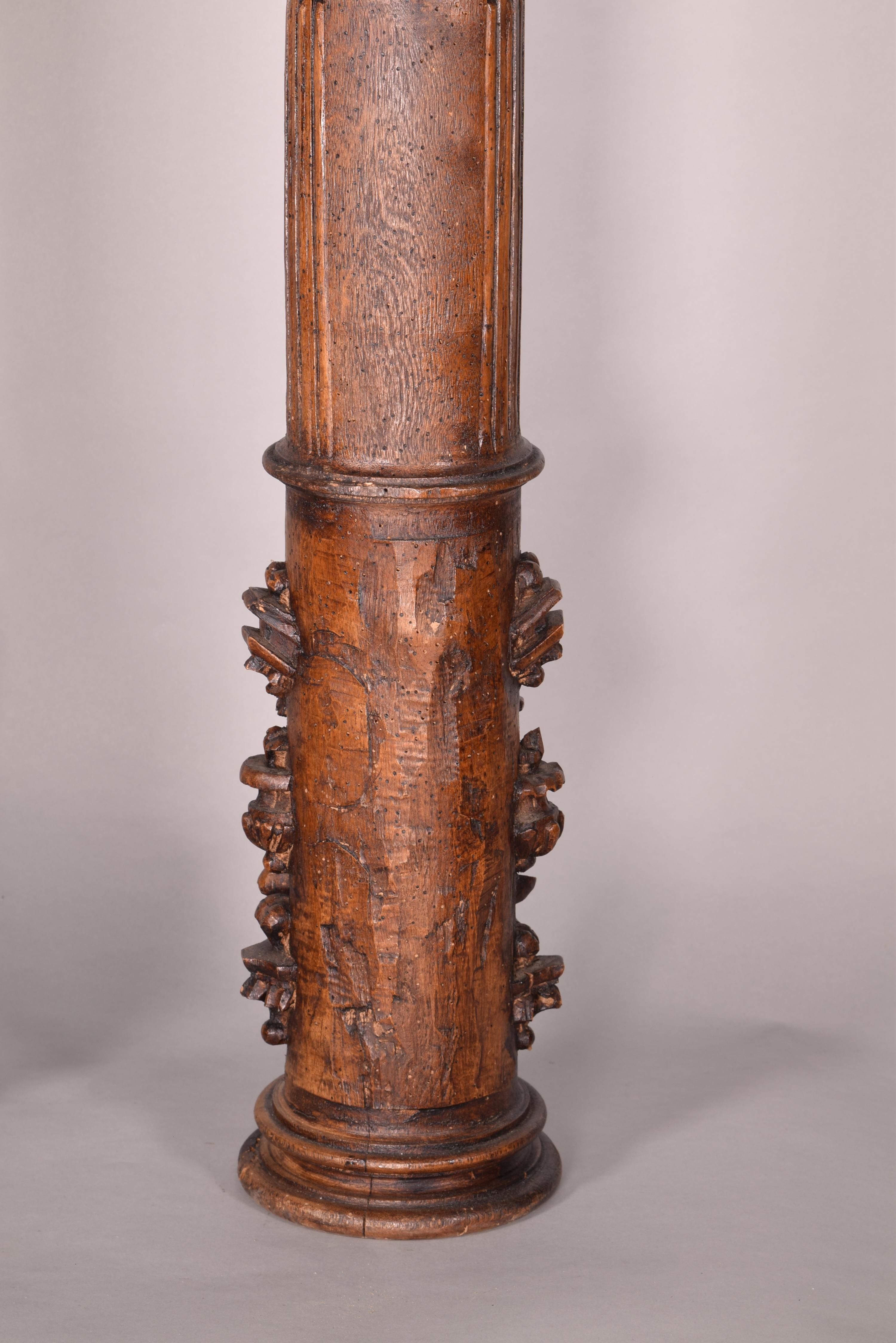 Pair of Columns in Carved Wood, 17th Century 2