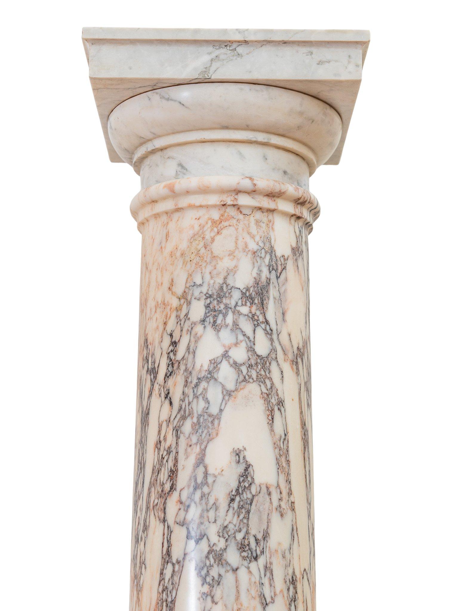 Pair of columns in Pavonazzetto marble In Good Condition For Sale In Rome, IT