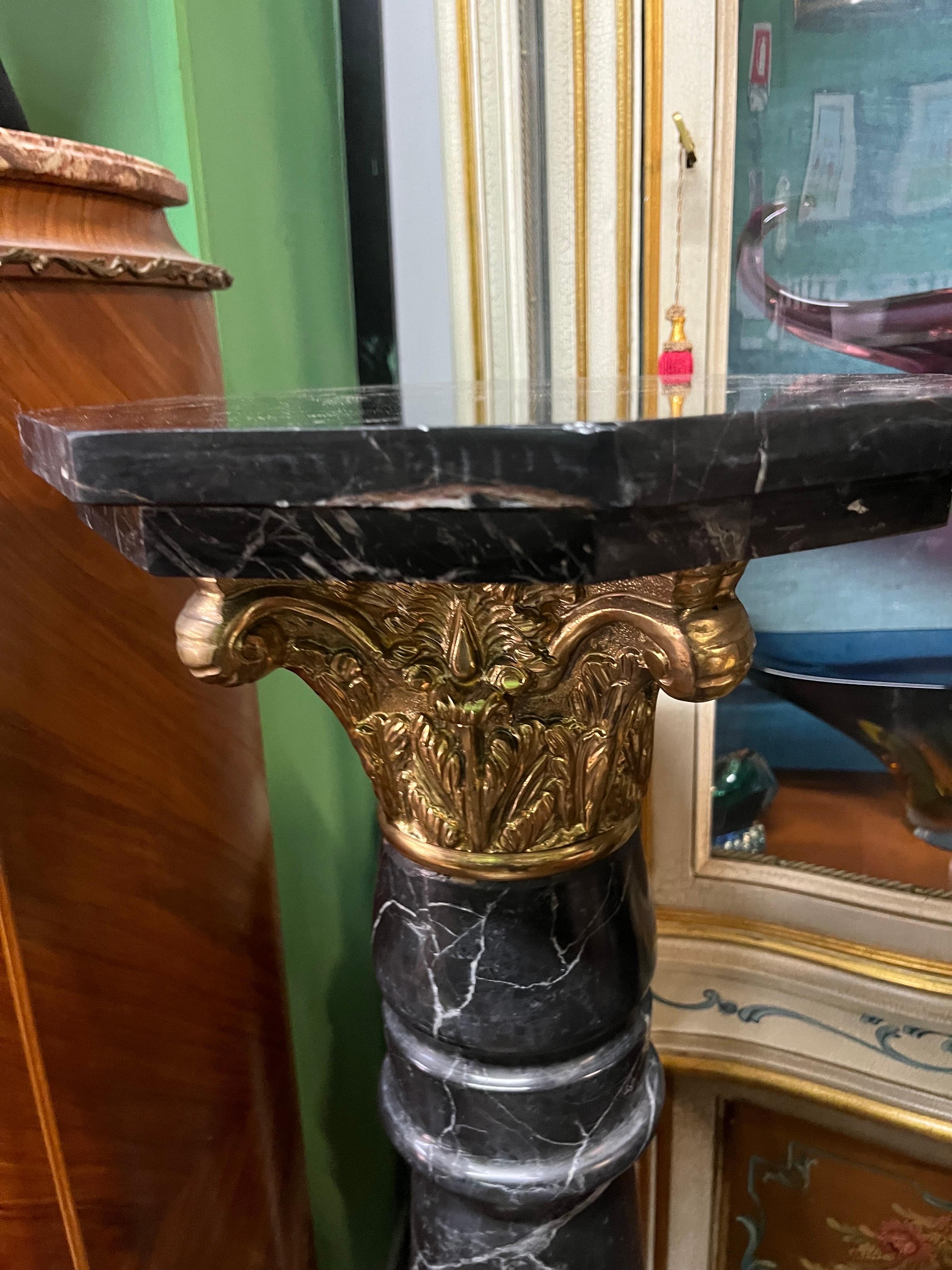 Pair of Columns in Precious Black Marble and Brass from the 1900s For Sale 3