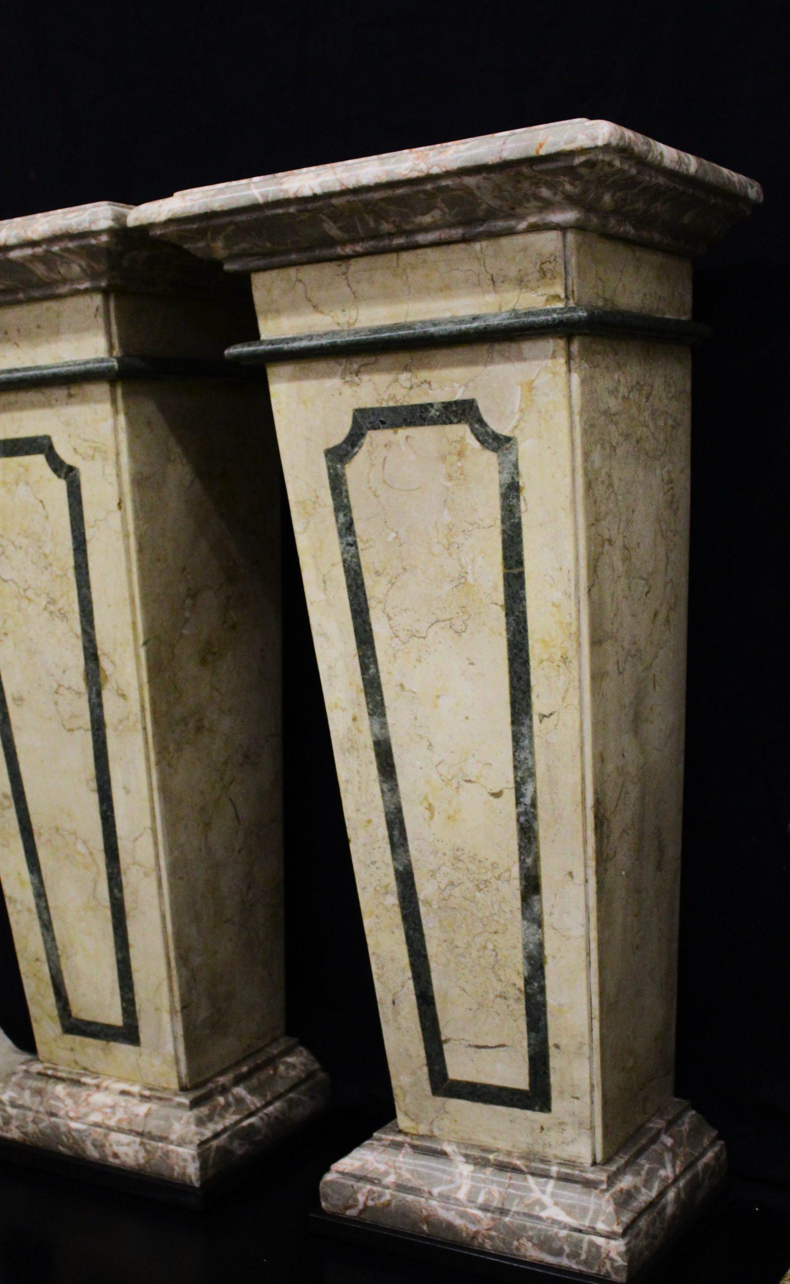 Marble Pair of columns in precious marble For Sale