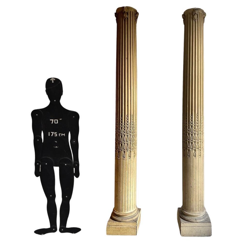 Pair of columns with oak leaves in carved wood and stucco, late 19th century For Sale