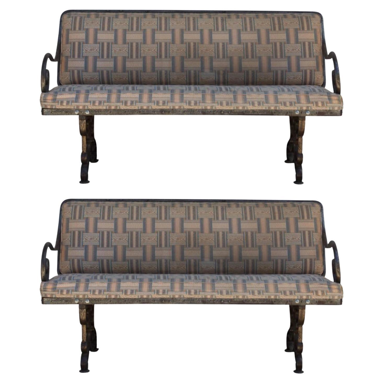 Paire de confortables bancs en fer forgé industriel de style Art nouveau français en vente