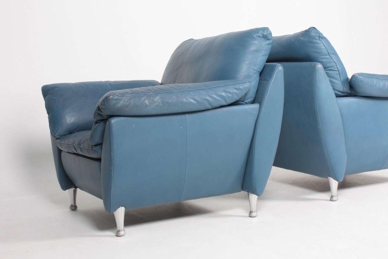 Pair of Comfortable Modern Design Lounge Chairs in Blue Leather by Rolf Benz In Good Condition In Lejre, DK
