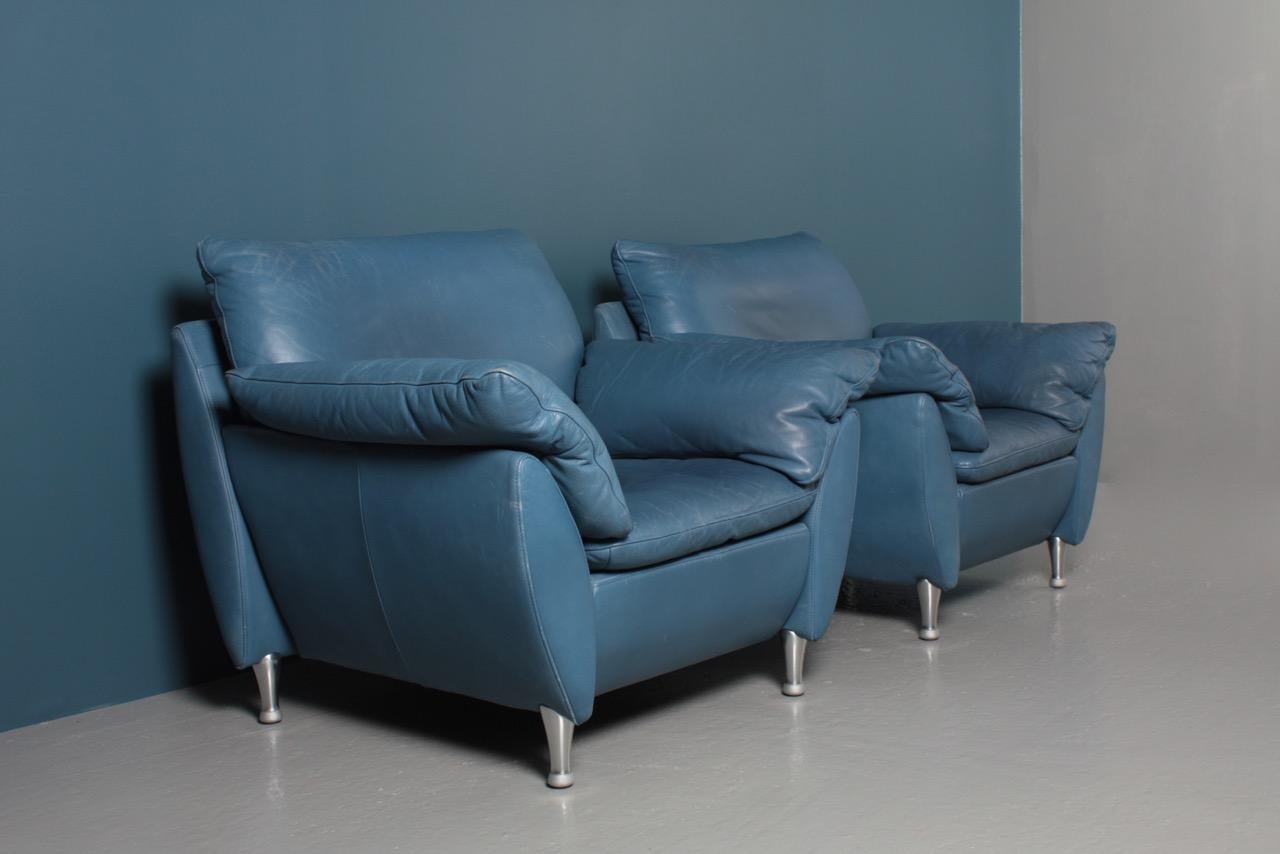 Pair of Comfortable Modern Design Lounge Chairs in Blue Leather by Rolf Benz 3