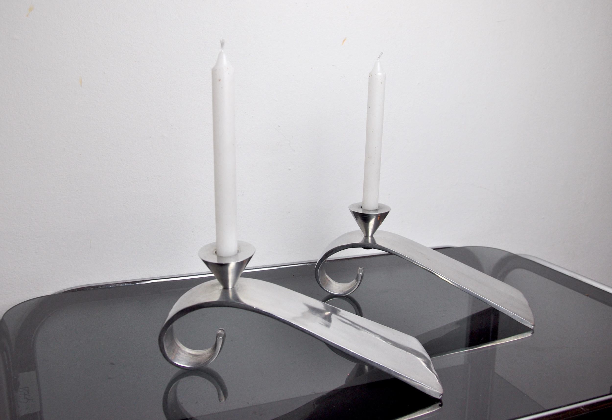 Pair of Comma Candlesticks by Matthew Hilton, England, 1980 In Good Condition For Sale In BARCELONA, ES