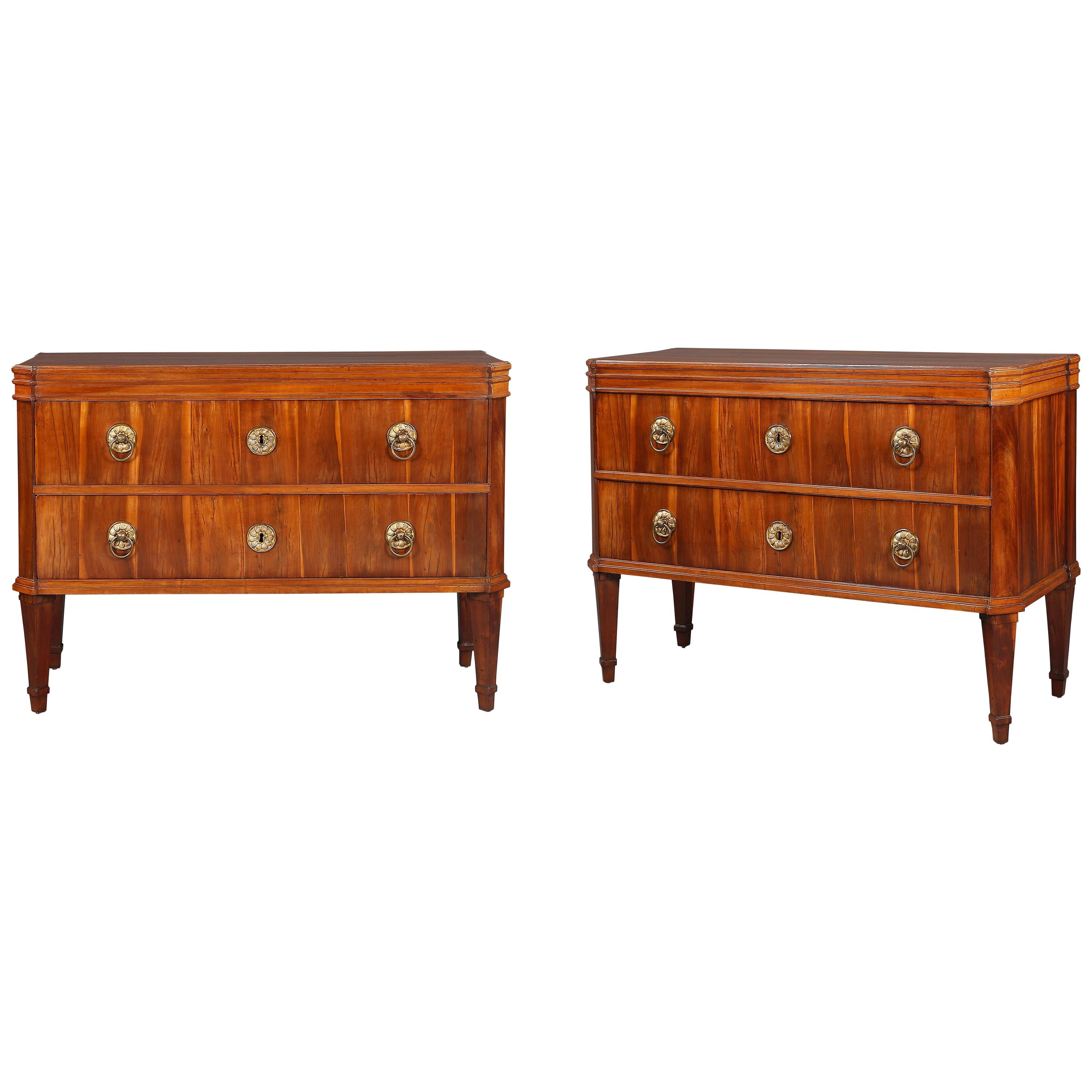 Pair of Commode Chests of Drawers For Sale