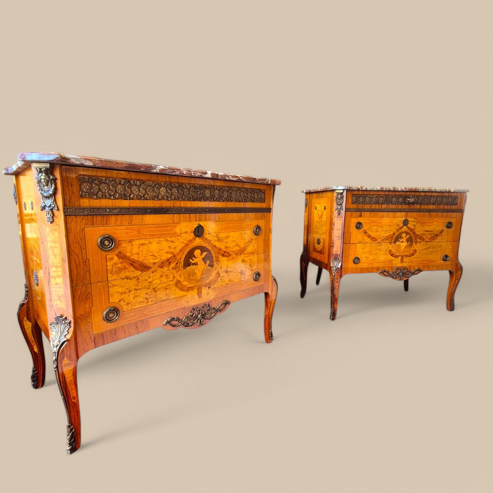 Coppia di commodes in stile Luigi XV, intarsio e bronzo dorato, XIX secolo In condizioni buone in vendita a NICE, FR
